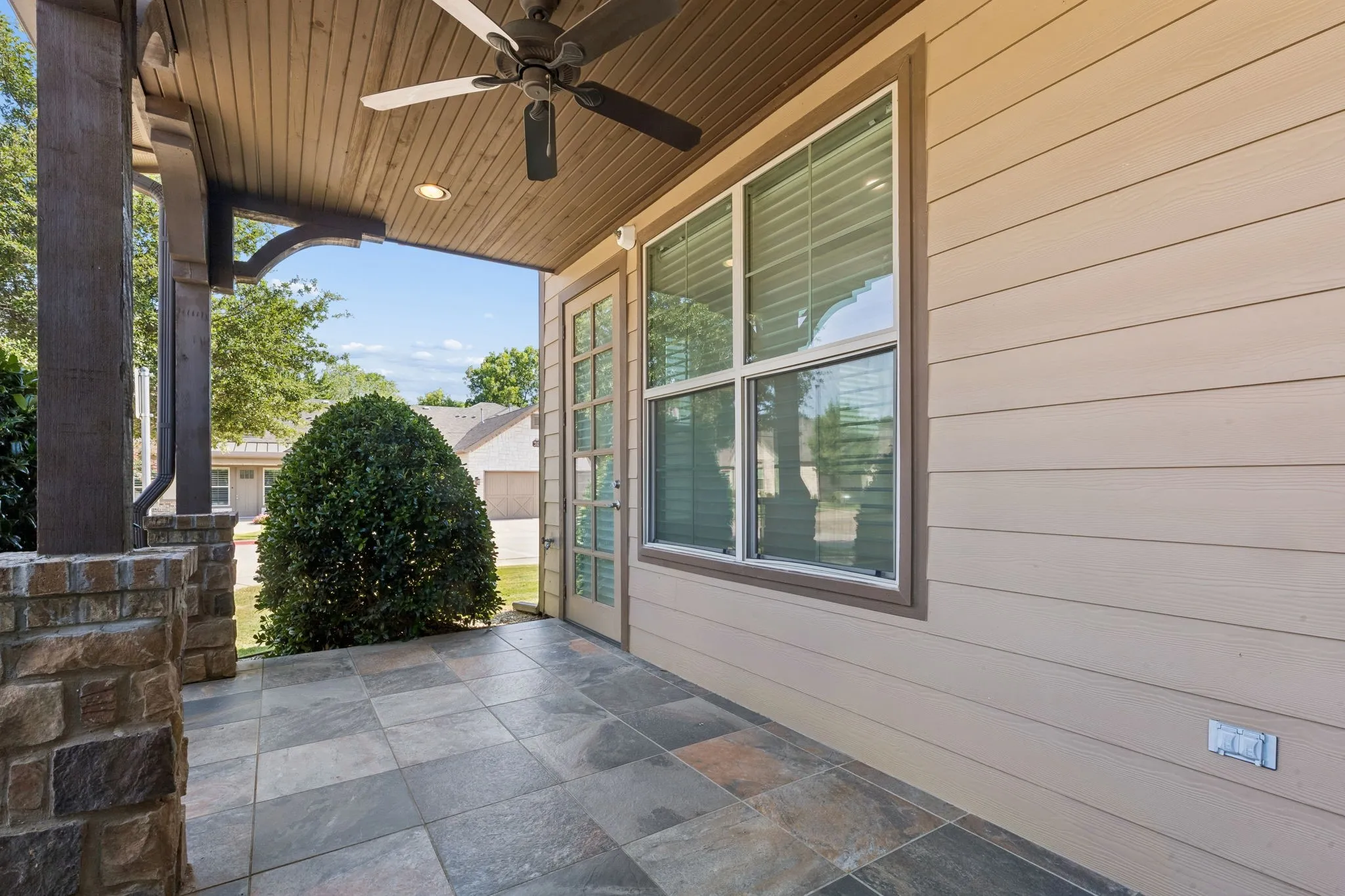 Condominium For Sale in Tarrant County , 441 Watermere Drive, Southlake, Texas 76092, 2 Bedroom, 3 Bathroom, 2 Garage spaces, 2,109 Sqft, built in 2013, mls#21346883, Real Estate Agent in Southlake, Homes For Sale in Tarrant county, Homes For Sale in Southlake, Realtor in Southlake Texas, Real Estate Brokerage Independent Realty Texas, Luminita Cordes Realtor