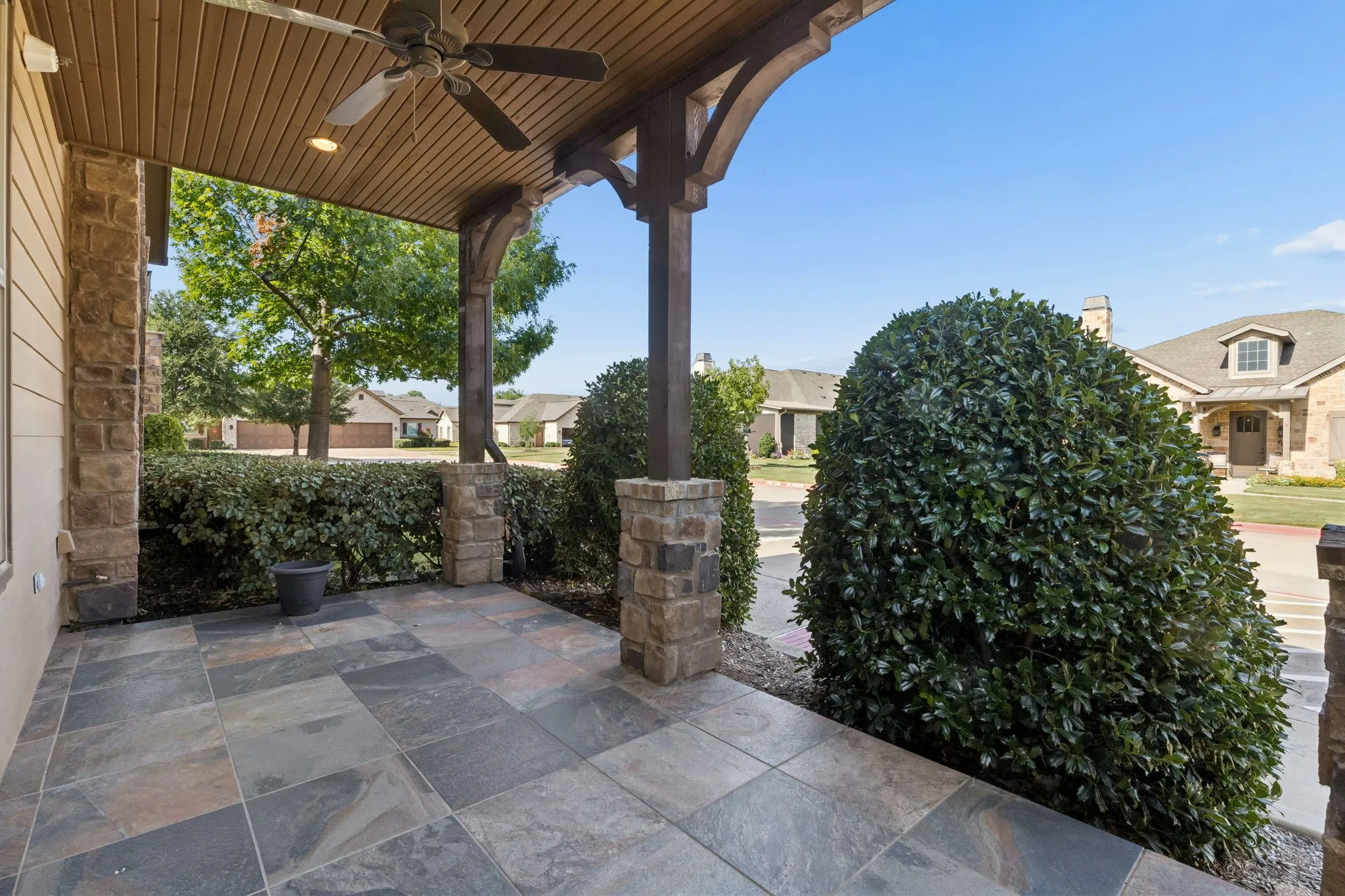 Condominium For Sale in Tarrant County , 441 Watermere Drive, Southlake, Texas 76092, 2 Bedroom, 3 Bathroom, 2 Garage spaces, 2,109 Sqft, built in 2013, mls#21346883, Real Estate Agent in Southlake, Homes For Sale in Tarrant county, Homes For Sale in Southlake, Realtor in Southlake Texas, Real Estate Brokerage Independent Realty Texas, Luminita Cordes Realtor