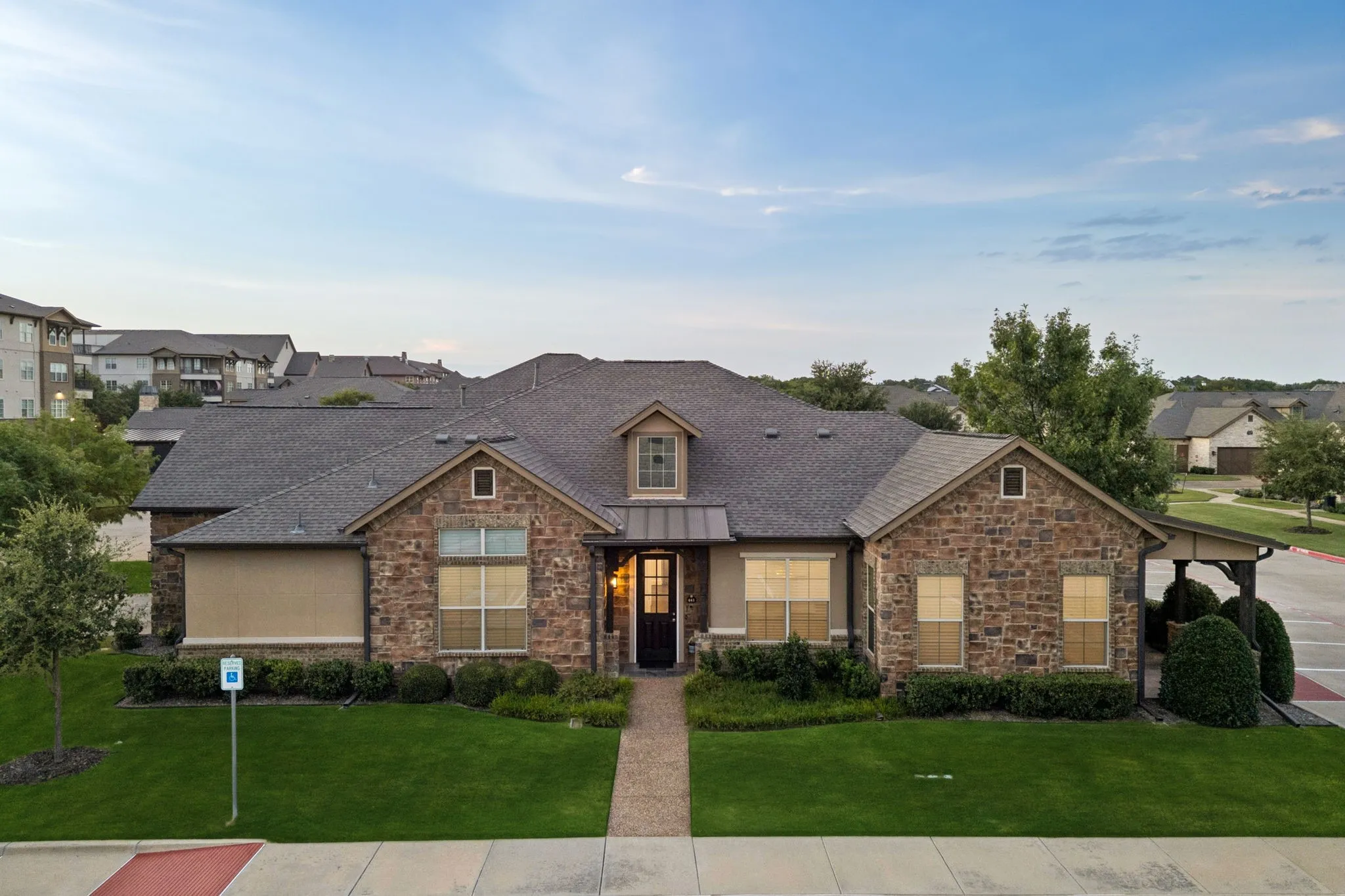 Condominium For Sale in Tarrant County , 441 Watermere Drive, Southlake, Texas 76092, 2 Bedroom, 3 Bathroom, 2 Garage spaces, 2,109 Sqft, built in 2013, mls#21346883, Real Estate Agent in Southlake, Homes For Sale in Tarrant county, Homes For Sale in Southlake, Realtor in Southlake Texas, Real Estate Brokerage Independent Realty Texas, Luminita Cordes Realtor