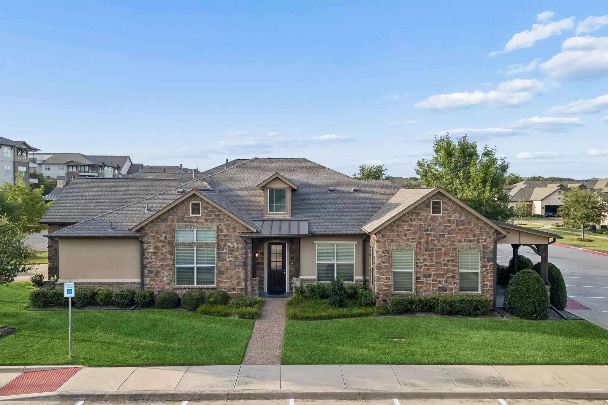 Condominium For Sale in Tarrant County , 441 Watermere Drive, Southlake, Texas 76092, 2 Bedroom, 3 Bathroom, 2 Garage spaces, 2,109 Sqft, built in 2013, mls#21346883, Real Estate Agent in Southlake, Homes For Sale in Tarrant county, Homes For Sale in Southlake, Realtor in Southlake Texas, Real Estate Brokerage Independent Realty Texas, Luminita Cordes Realtor