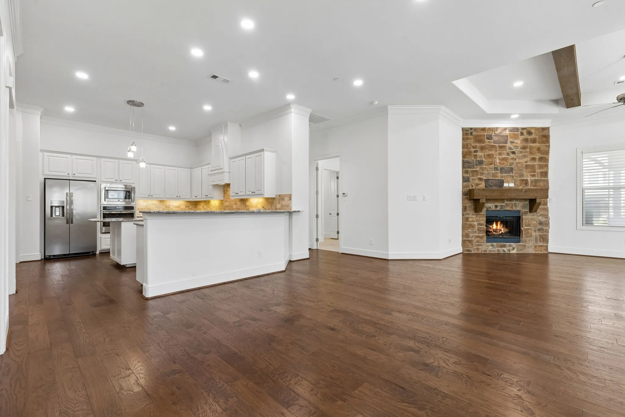 Condominium For Sale in Tarrant County , 441 Watermere Drive, Southlake, Texas 76092, 2 Bedroom, 3 Bathroom, 2 Garage spaces, 2,109 Sqft, built in 2013, mls#21346883, Real Estate Agent in Southlake, Homes For Sale in Tarrant county, Homes For Sale in Southlake, Realtor in Southlake Texas, Real Estate Brokerage Independent Realty Texas, Luminita Cordes Realtor