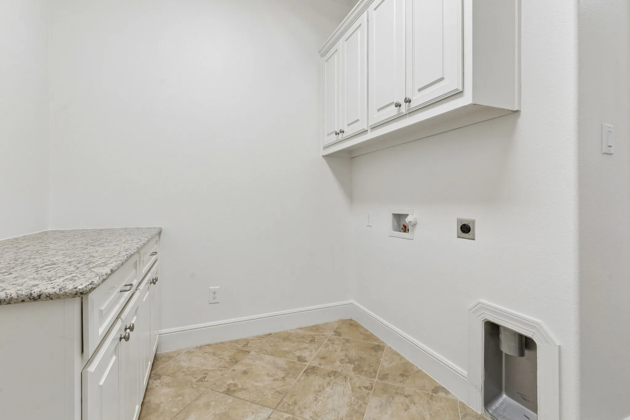 Condominium For Sale in Tarrant County , 441 Watermere Drive, Southlake, Texas 76092, 2 Bedroom, 3 Bathroom, 2 Garage spaces, 2,109 Sqft, built in 2013, mls#21346883, Real Estate Agent in Southlake, Homes For Sale in Tarrant county, Homes For Sale in Southlake, Realtor in Southlake Texas, Real Estate Brokerage Independent Realty Texas, Luminita Cordes Realtor