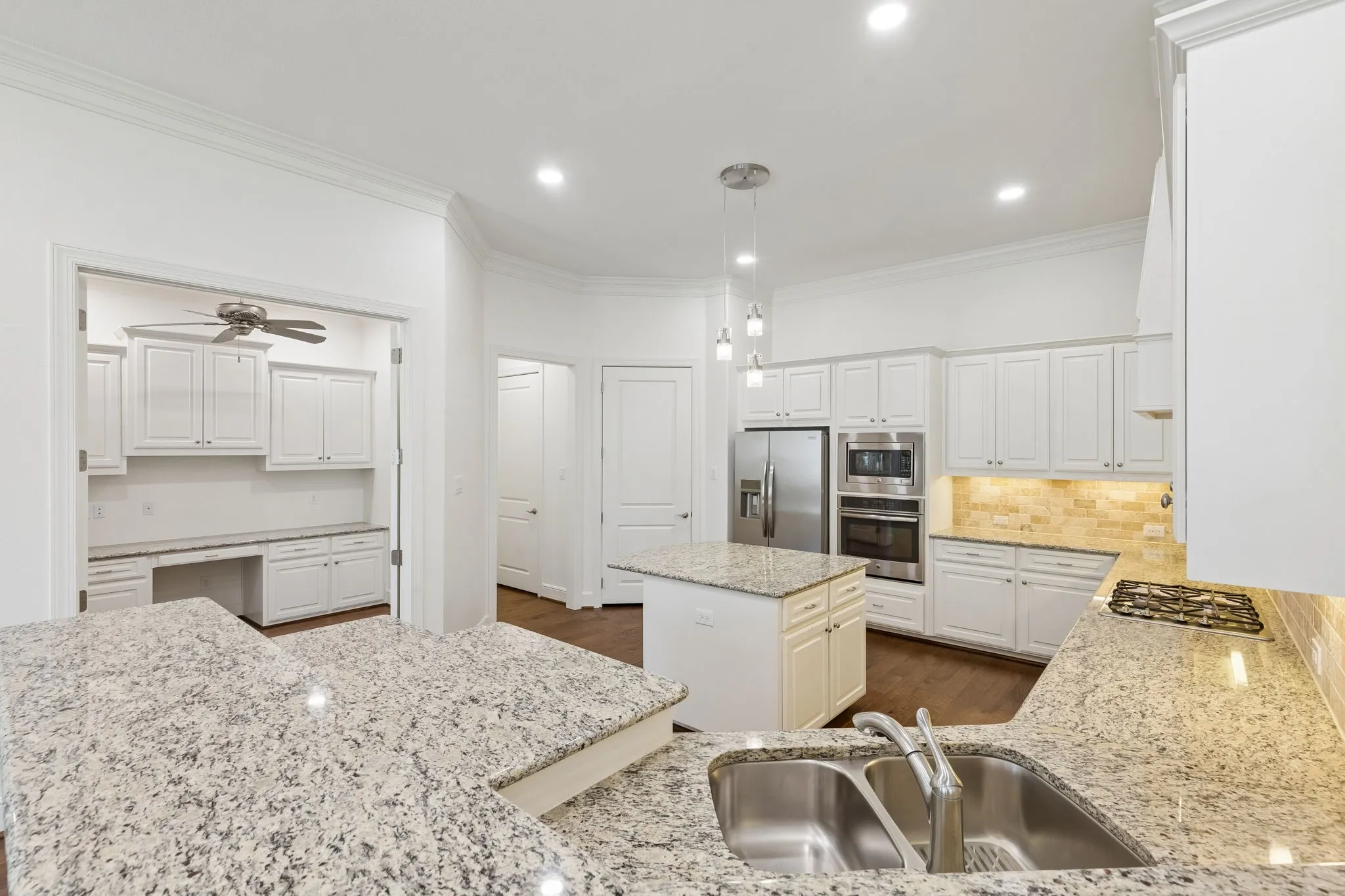 Condominium For Sale in Tarrant County , 441 Watermere Drive, Southlake, Texas 76092, 2 Bedroom, 3 Bathroom, 2 Garage spaces, 2,109 Sqft, built in 2013, mls#21346883, Real Estate Agent in Southlake, Homes For Sale in Tarrant county, Homes For Sale in Southlake, Realtor in Southlake Texas, Real Estate Brokerage Independent Realty Texas, Luminita Cordes Realtor