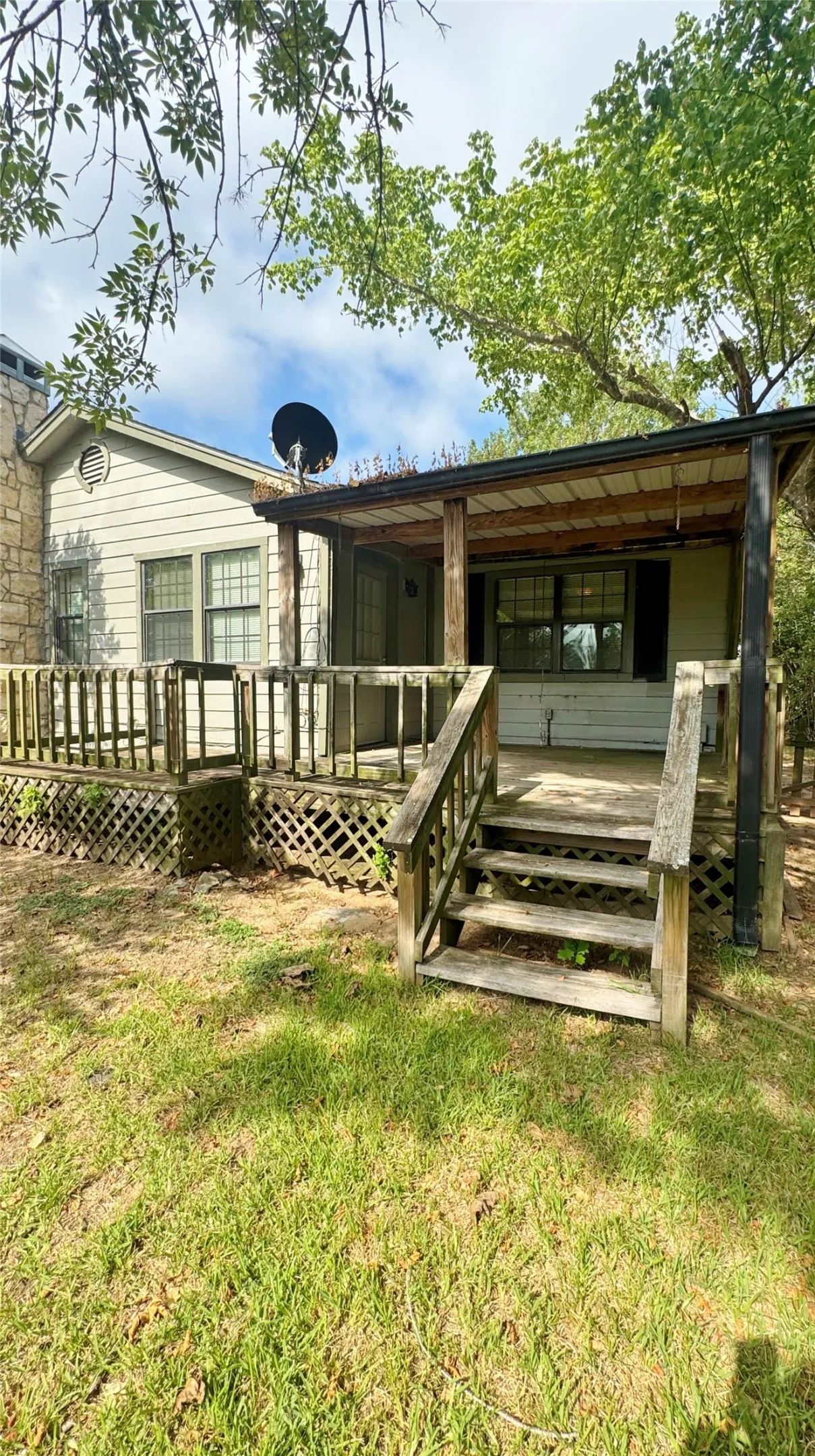 Single Family Residence For Rent in Henderson County , 304 Boot Ranch Road, Trinidad, Texas 75163, 3 Bedroom, 2 Bathroom, Garage spaces, 1,292 Sqft, built in 1994, mls#21348658, Real Estate Agent in Trinidad, Homes For Rent in Henderson county, Homes For Rent in Trinidad, Realtor in Trinidad Texas, Real Estate Brokerage Independent Realty Texas, Luminita Cordes Realtor