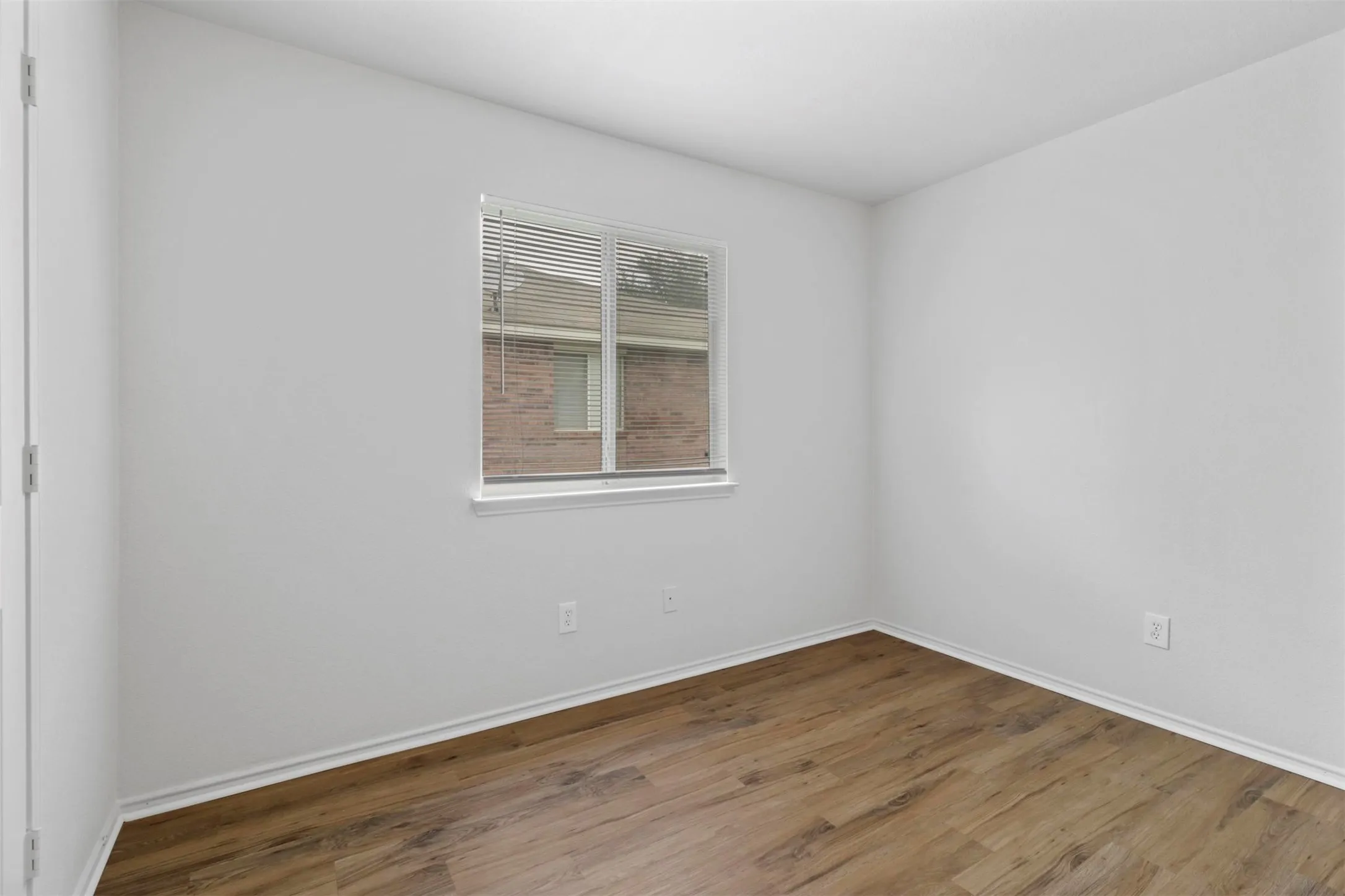 Single Family Residence For Rent in Denton County , 2205 Lookout Lane, Denton, Texas 76207, 3 Bedroom, 2 Bathroom, 2 Garage spaces, 1,618 Sqft, built in 2002, mls#21348639, Real Estate Agent in Denton, Homes For Rent in Denton county, Homes For Rent in Denton, Realtor in Denton Texas, Real Estate Brokerage Independent Realty Texas, Luminita Cordes Realtor