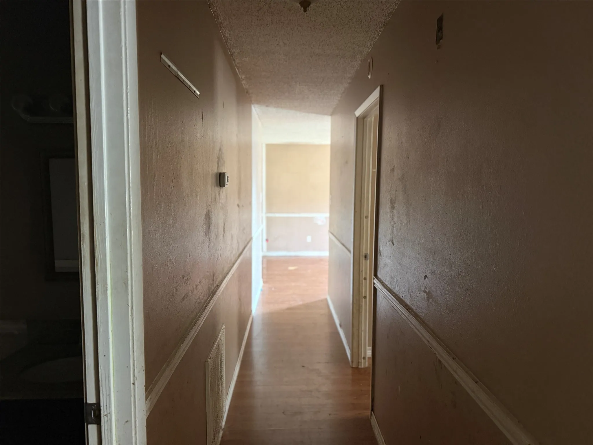 Single Family Residence For Sale in Hill County , 357 Timberline Drive, Whitney, Texas 76692, 3 Bedrooms, 2 Bathrooms, Garage spaces, 1,008 Sqft, built in 2000, Price $75,000, mls#21348660, Real Estate Agent in Whitney, Homes For Sale in Hill county, Homes For Sale in Whitney, Realtor in Whitney Texas, Real Estate Brokerage Independent Realty Texas, Luminita Cordes Realtor