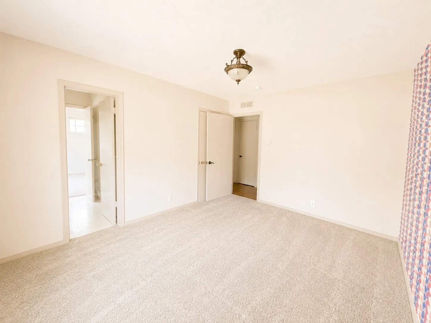 Single Family Residence For Sale in Dallas County , 13630 Willow Bend Road, Dallas, Texas 75240, 3 Bedroom, 2 Bathroom, 2 Garage spaces, 1,646 Sqft, built in 1965, mls#21341745, Real Estate Agent in Dallas, Homes For Sale in Dallas county, Homes For Sale in Dallas, Realtor in Dallas Texas, Real Estate Brokerage Independent Realty Texas, Luminita Cordes Realtor