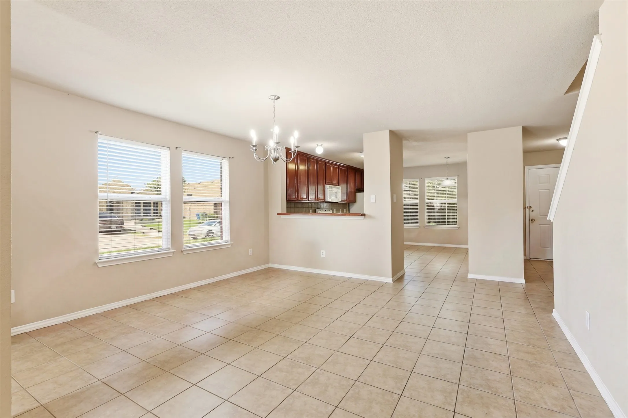 Single Family Residence For Sale in Dallas County , 3528 KIMBERLY Lane, Balch Springs, Texas 75180, 4 Bedroom, 3 Bathroom, 2 Garage spaces, 2,411 Sqft, built in 2007, mls#21345428, Real Estate Agent in Balch Springs, Homes For Sale in Dallas county, Homes For Sale in Balch Springs, Realtor in Balch Springs Texas, Real Estate Brokerage Independent Realty Texas, Luminita Cordes Realtor