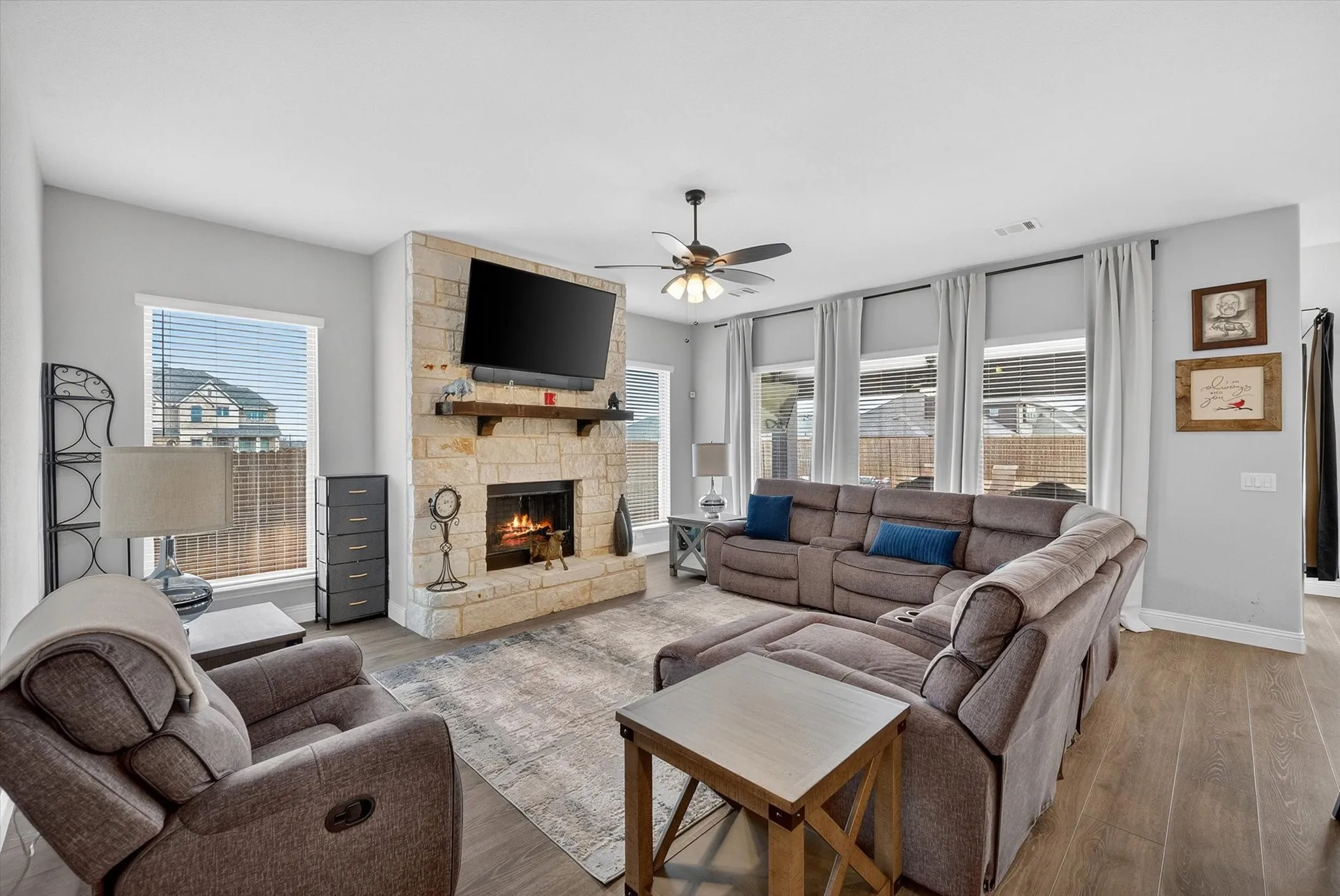 Single Family Residence For Sale in Ellis County , 644 Winters Drive, Waxahachie, Texas 75165, 4 Bedrooms, 3 Bathrooms, 2 Garage spaces, 2,458 Sqft, built in 2022, Price $470,000, mls#21348649, Real Estate Agent in Waxahachie, Homes For Sale in Ellis county, Homes For Sale in Waxahachie, Realtor in Waxahachie Texas, Real Estate Brokerage Independent Realty Texas, Luminita Cordes Realtor