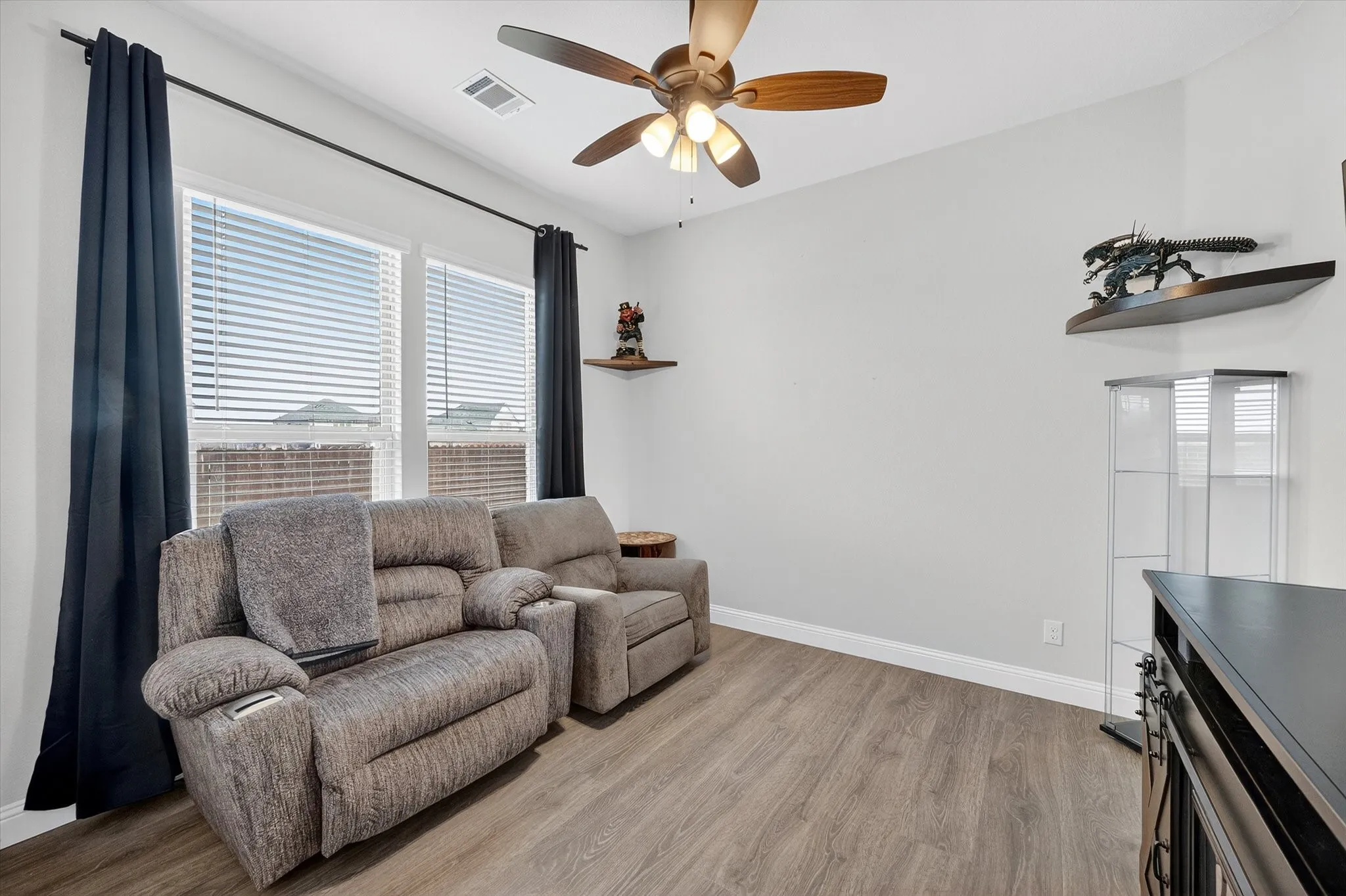 Single Family Residence For Sale in Ellis County , 644 Winters Drive, Waxahachie, Texas 75165, 4 Bedrooms, 3 Bathrooms, 2 Garage spaces, 2,458 Sqft, built in 2022, Price $470,000, mls#21348649, Real Estate Agent in Waxahachie, Homes For Sale in Ellis county, Homes For Sale in Waxahachie, Realtor in Waxahachie Texas, Real Estate Brokerage Independent Realty Texas, Luminita Cordes Realtor