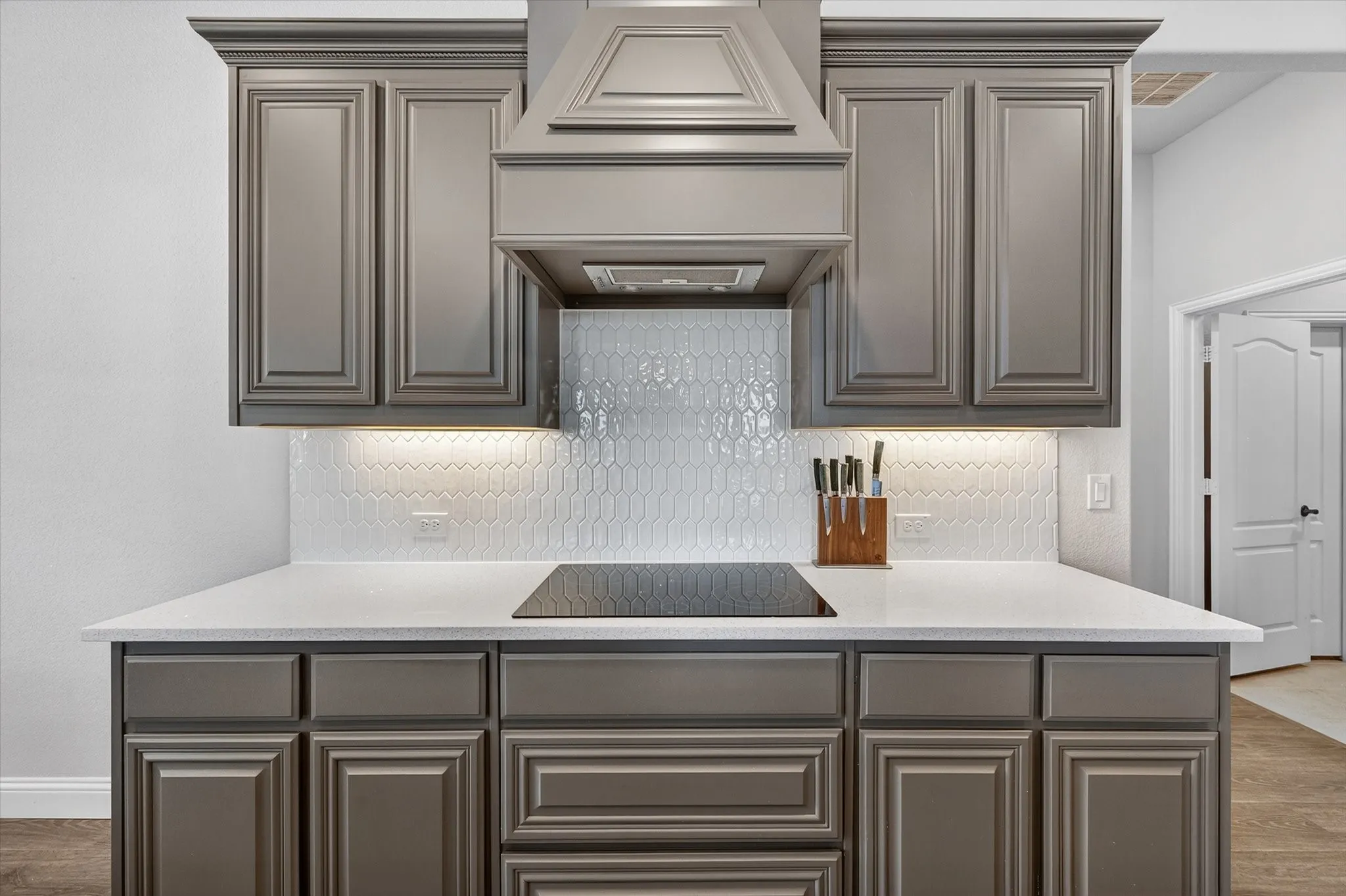 Single Family Residence For Sale in Ellis County , 644 Winters Drive, Waxahachie, Texas 75165, 4 Bedrooms, 3 Bathrooms, 2 Garage spaces, 2,458 Sqft, built in 2022, Price $470,000, mls#21348649, Real Estate Agent in Waxahachie, Homes For Sale in Ellis county, Homes For Sale in Waxahachie, Realtor in Waxahachie Texas, Real Estate Brokerage Independent Realty Texas, Luminita Cordes Realtor