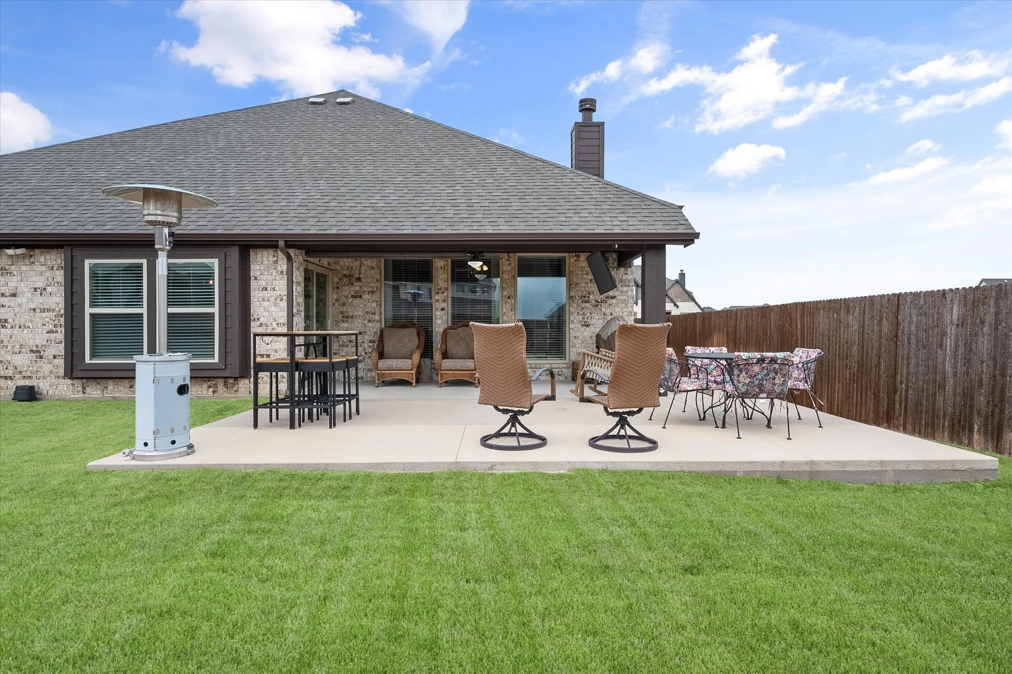 Single Family Residence For Sale in Ellis County , 644 Winters Drive, Waxahachie, Texas 75165, 4 Bedrooms, 3 Bathrooms, 2 Garage spaces, 2,458 Sqft, built in 2022, Price $470,000, mls#21348649, Real Estate Agent in Waxahachie, Homes For Sale in Ellis county, Homes For Sale in Waxahachie, Realtor in Waxahachie Texas, Real Estate Brokerage Independent Realty Texas, Luminita Cordes Realtor