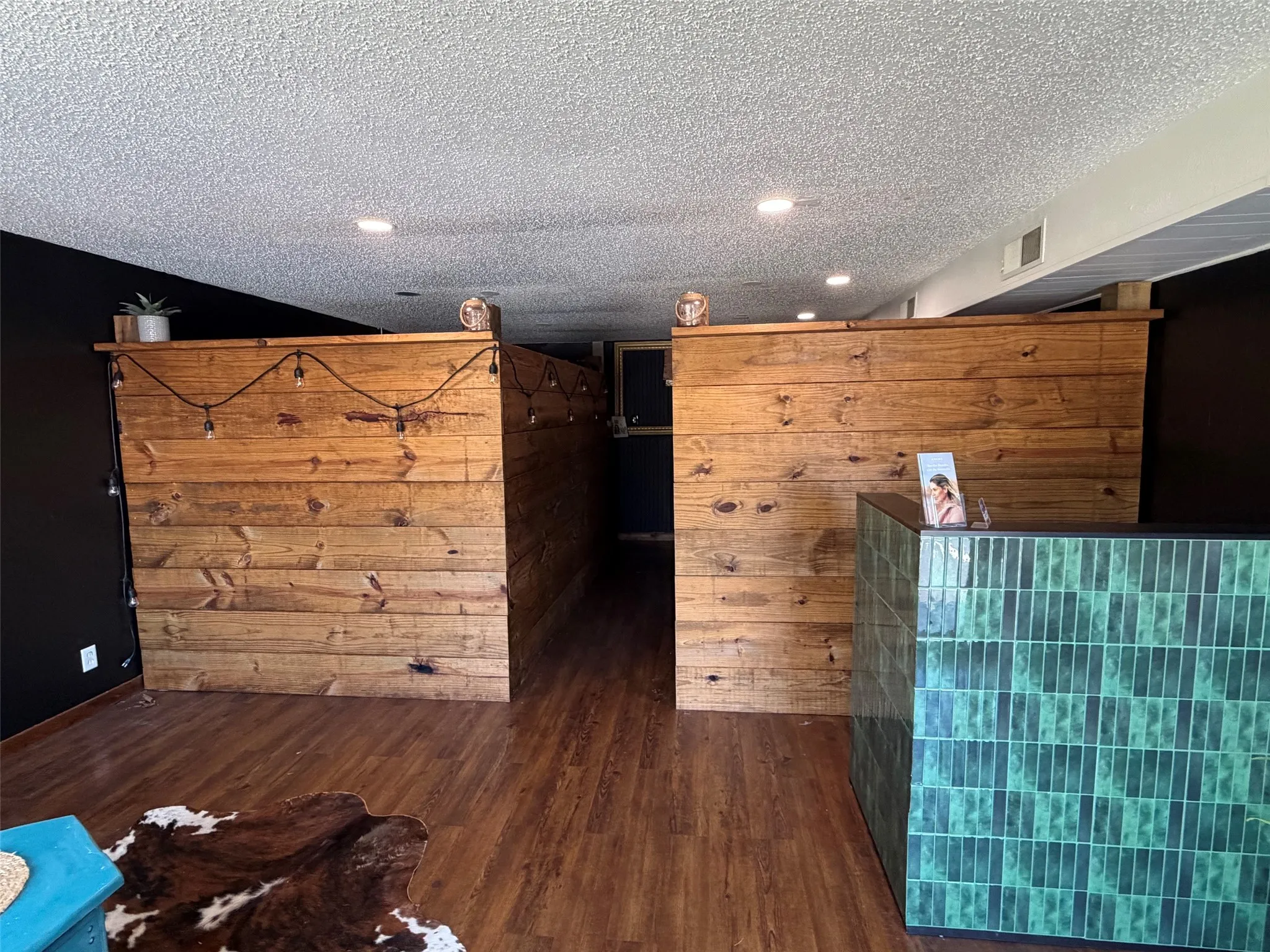 Business For Rent in Hood County , 417 W Pearl Street, Granbury, Texas 76048, 0, 0, Garage spaces, 0 Sqft, built in 1958, mls#21343580, Real Estate Agent in Granbury, Homes For Rent in Hood county, Homes For Rent in Granbury, Realtor in Granbury Texas, Real Estate Brokerage Independent Realty Texas, Luminita Cordes Realtor