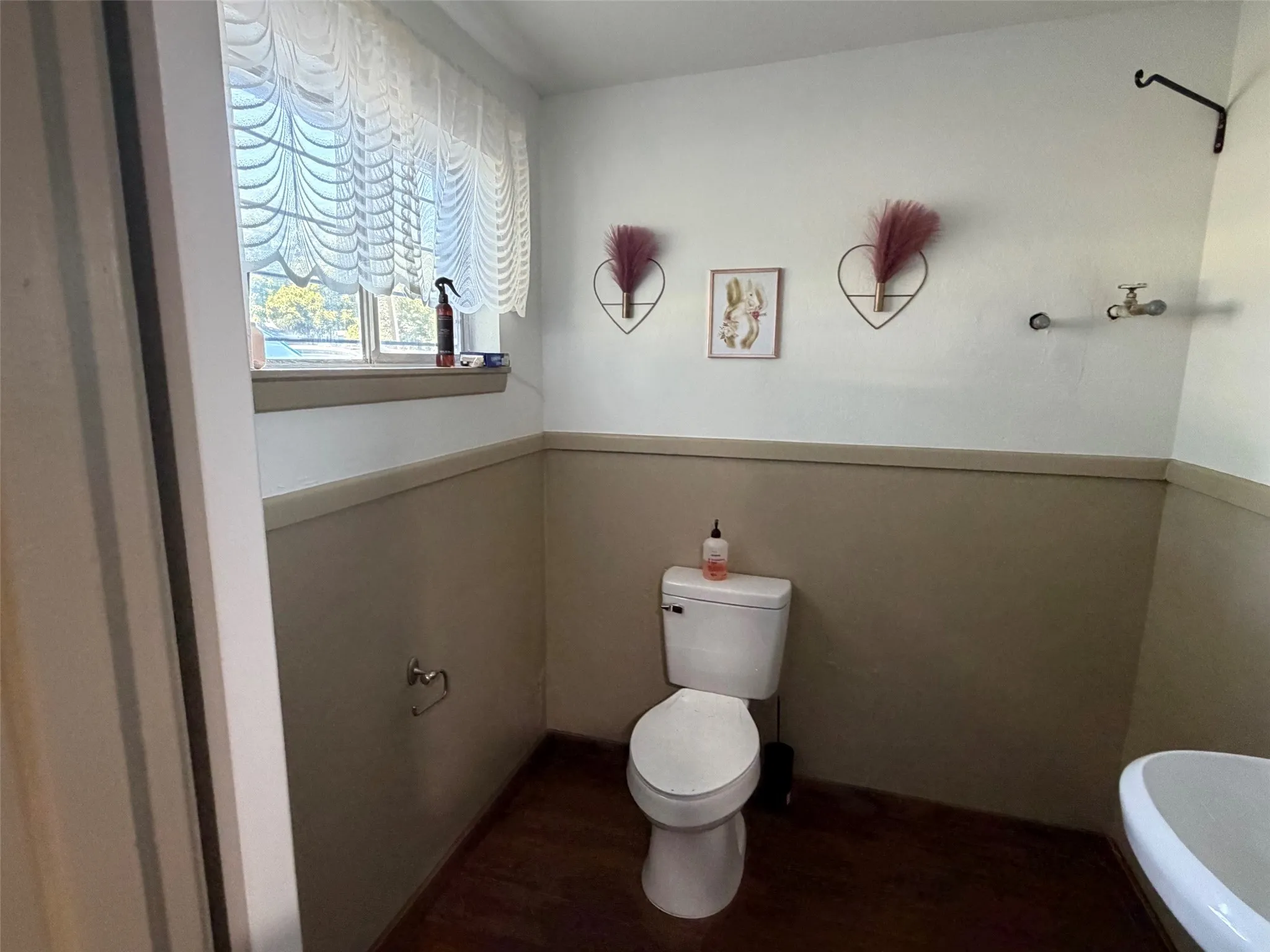 Business For Rent in Hood County , 417 W Pearl Street, Granbury, Texas 76048, 0, 0, Garage spaces, 0 Sqft, built in 1958, mls#21343580, Real Estate Agent in Granbury, Homes For Rent in Hood county, Homes For Rent in Granbury, Realtor in Granbury Texas, Real Estate Brokerage Independent Realty Texas, Luminita Cordes Realtor