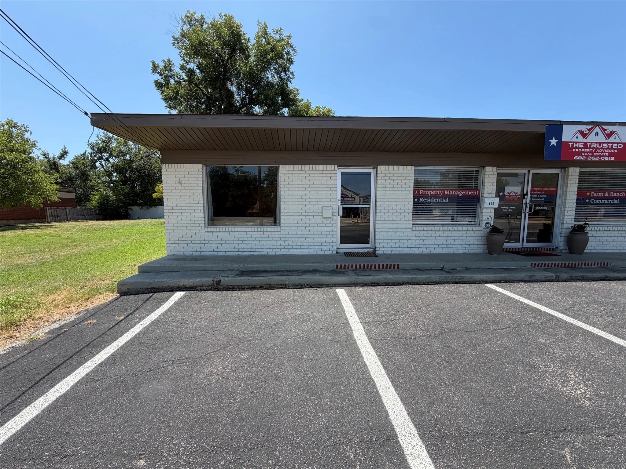 Business For Rent in Hood County , 417 W Pearl Street, Granbury, Texas 76048, 0, 0, Garage spaces, 0 Sqft, built in 1958, mls#21343580, Real Estate Agent in Granbury, Homes For Rent in Hood county, Homes For Rent in Granbury, Realtor in Granbury Texas, Real Estate Brokerage Independent Realty Texas, Luminita Cordes Realtor