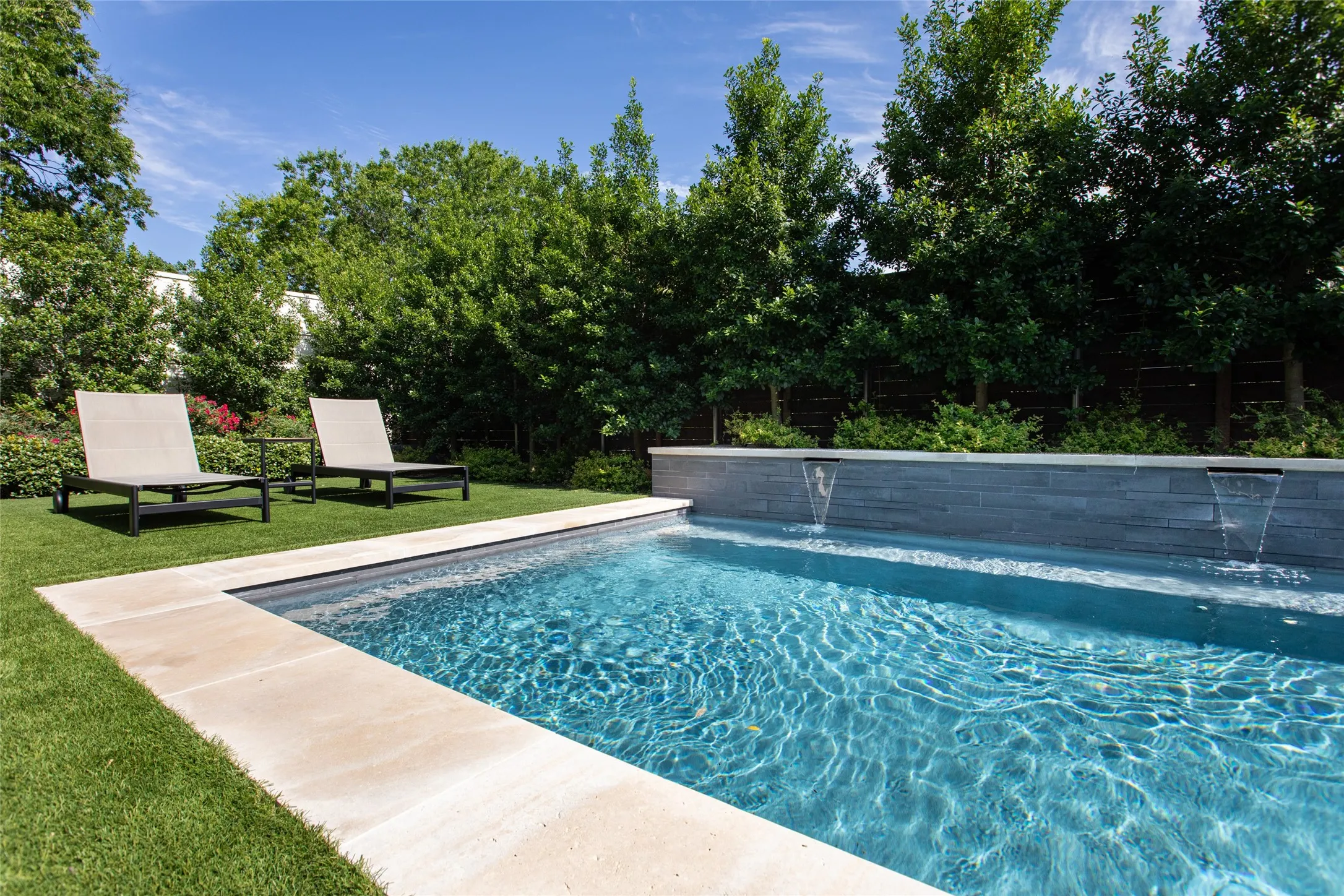 Single Family Residence For Sale in Dallas County , 9118 Bluff Hollow Court, Dallas, Texas 75220, 4 Bedroom, 5 Bathroom, 3 Garage spaces, 6,814 Sqft, built in 2023, mls#21348424, Real Estate Agent in Dallas, Homes For Sale in Dallas county, Homes For Sale in Dallas, Realtor in Dallas Texas, Real Estate Brokerage Independent Realty Texas, Luminita Cordes Realtor