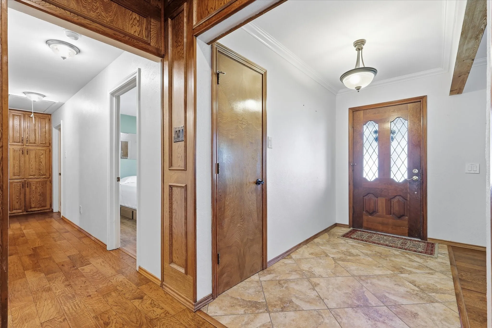 Single Family Residence For Sale in Tarrant County , 2509 Radcliffe Drive, Arlington, Texas 76012, 4 Bedroom, 3 Bathroom, 2 Garage spaces, 2,225 Sqft, built in 1977, mls#21343131, Real Estate Agent in Arlington, Homes For Sale in Tarrant county, Homes For Sale in Arlington, Realtor in Arlington Texas, Real Estate Brokerage Independent Realty Texas, Luminita Cordes Realtor