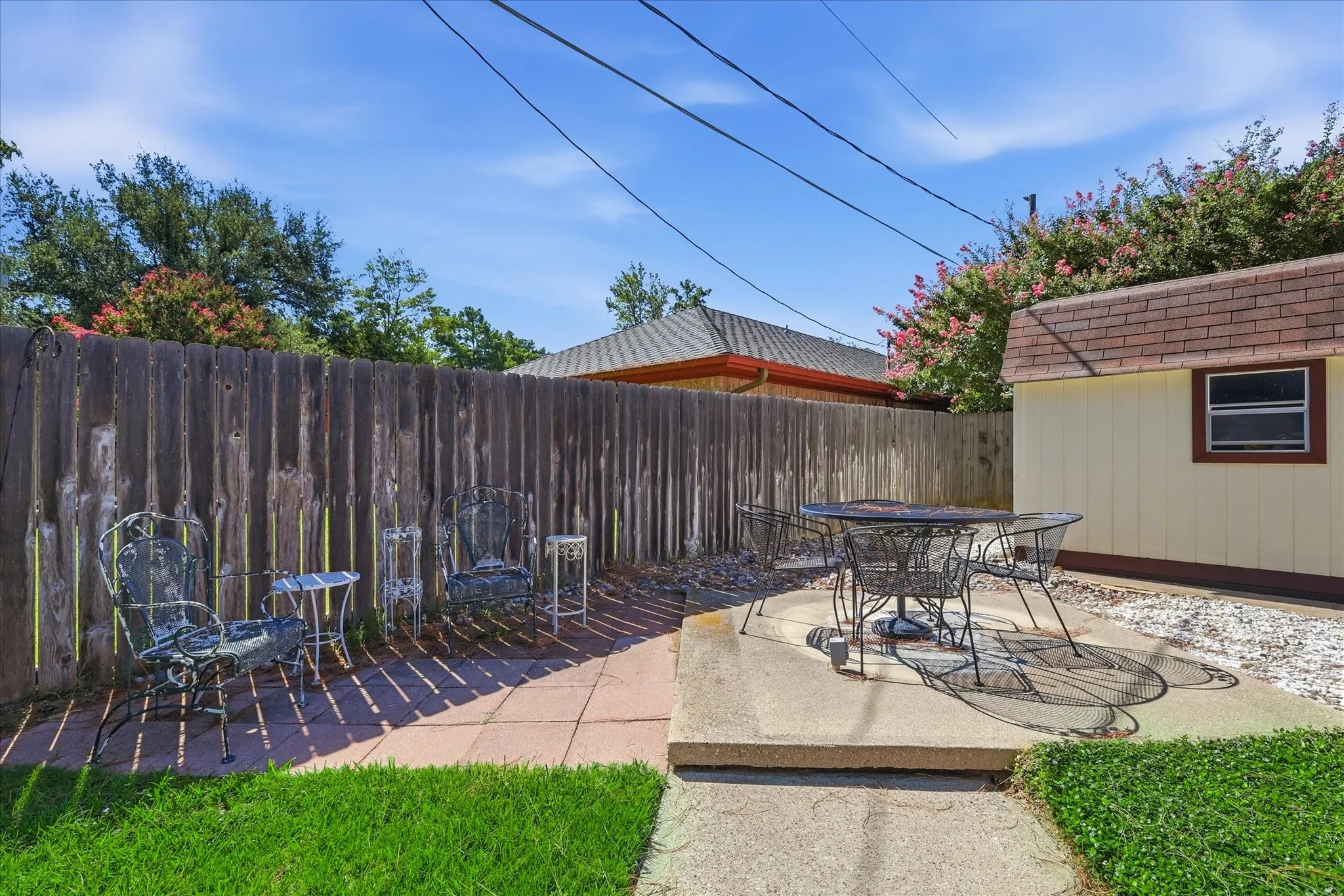 Single Family Residence For Sale in Tarrant County , 2509 Radcliffe Drive, Arlington, Texas 76012, 4 Bedroom, 3 Bathroom, 2 Garage spaces, 2,225 Sqft, built in 1977, mls#21343131, Real Estate Agent in Arlington, Homes For Sale in Tarrant county, Homes For Sale in Arlington, Realtor in Arlington Texas, Real Estate Brokerage Independent Realty Texas, Luminita Cordes Realtor