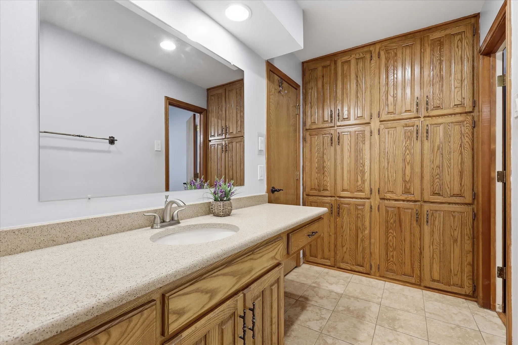 Single Family Residence For Sale in Tarrant County , 2509 Radcliffe Drive, Arlington, Texas 76012, 4 Bedroom, 3 Bathroom, 2 Garage spaces, 2,225 Sqft, built in 1977, mls#21343131, Real Estate Agent in Arlington, Homes For Sale in Tarrant county, Homes For Sale in Arlington, Realtor in Arlington Texas, Real Estate Brokerage Independent Realty Texas, Luminita Cordes Realtor
