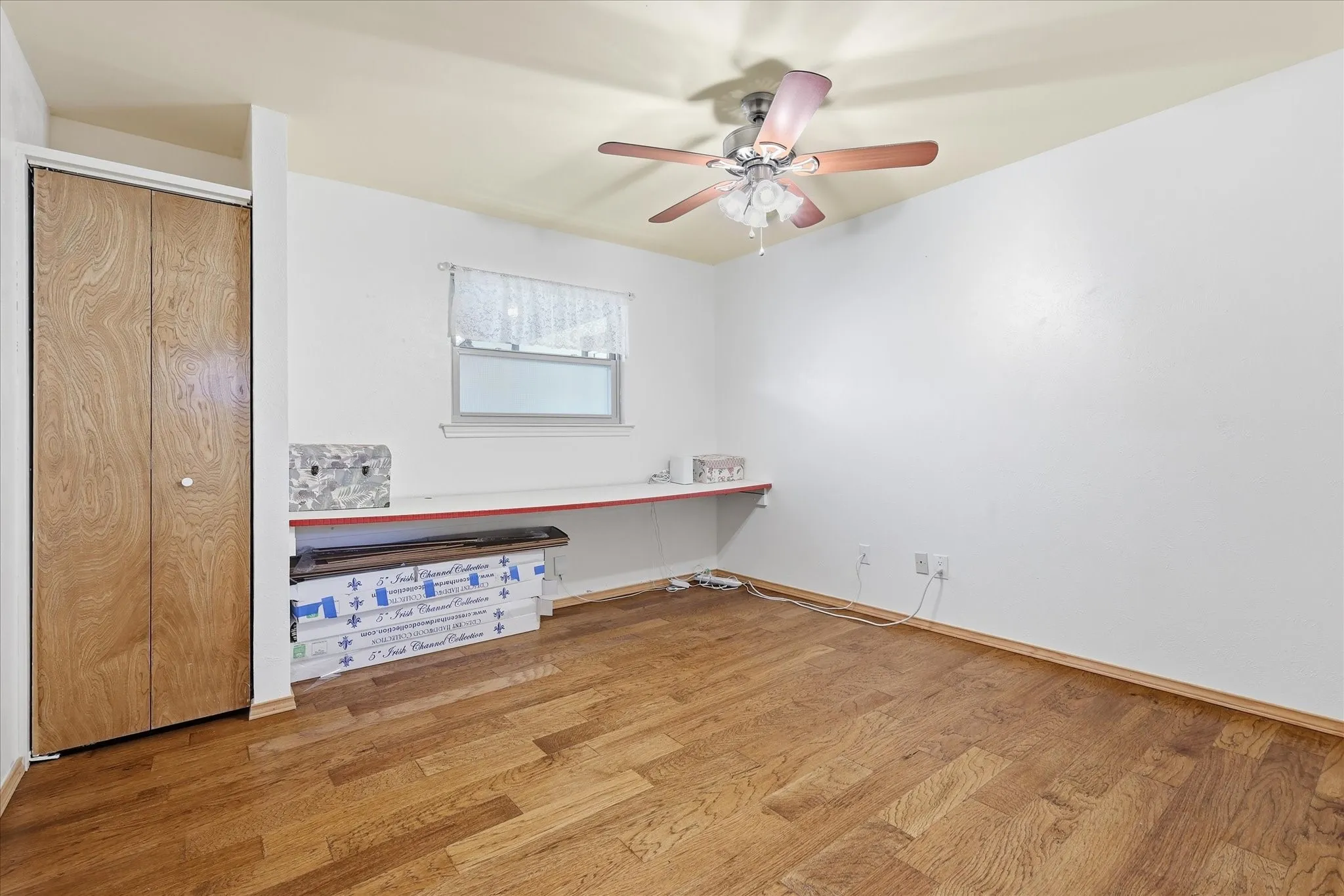 Single Family Residence For Sale in Tarrant County , 2509 Radcliffe Drive, Arlington, Texas 76012, 4 Bedroom, 3 Bathroom, 2 Garage spaces, 2,225 Sqft, built in 1977, mls#21343131, Real Estate Agent in Arlington, Homes For Sale in Tarrant county, Homes For Sale in Arlington, Realtor in Arlington Texas, Real Estate Brokerage Independent Realty Texas, Luminita Cordes Realtor