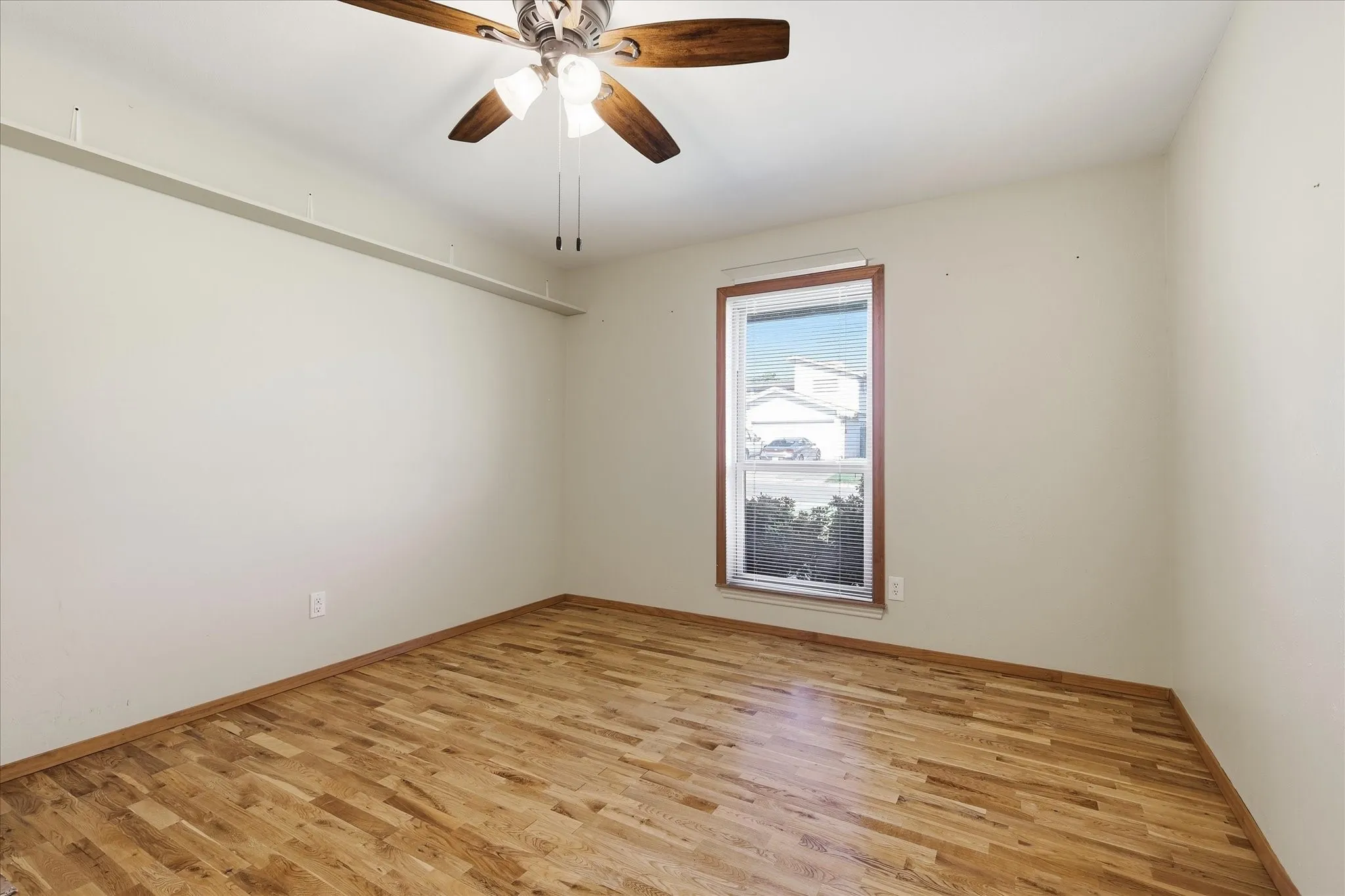 Single Family Residence For Sale in Tarrant County , 2509 Radcliffe Drive, Arlington, Texas 76012, 4 Bedroom, 3 Bathroom, 2 Garage spaces, 2,225 Sqft, built in 1977, mls#21343131, Real Estate Agent in Arlington, Homes For Sale in Tarrant county, Homes For Sale in Arlington, Realtor in Arlington Texas, Real Estate Brokerage Independent Realty Texas, Luminita Cordes Realtor