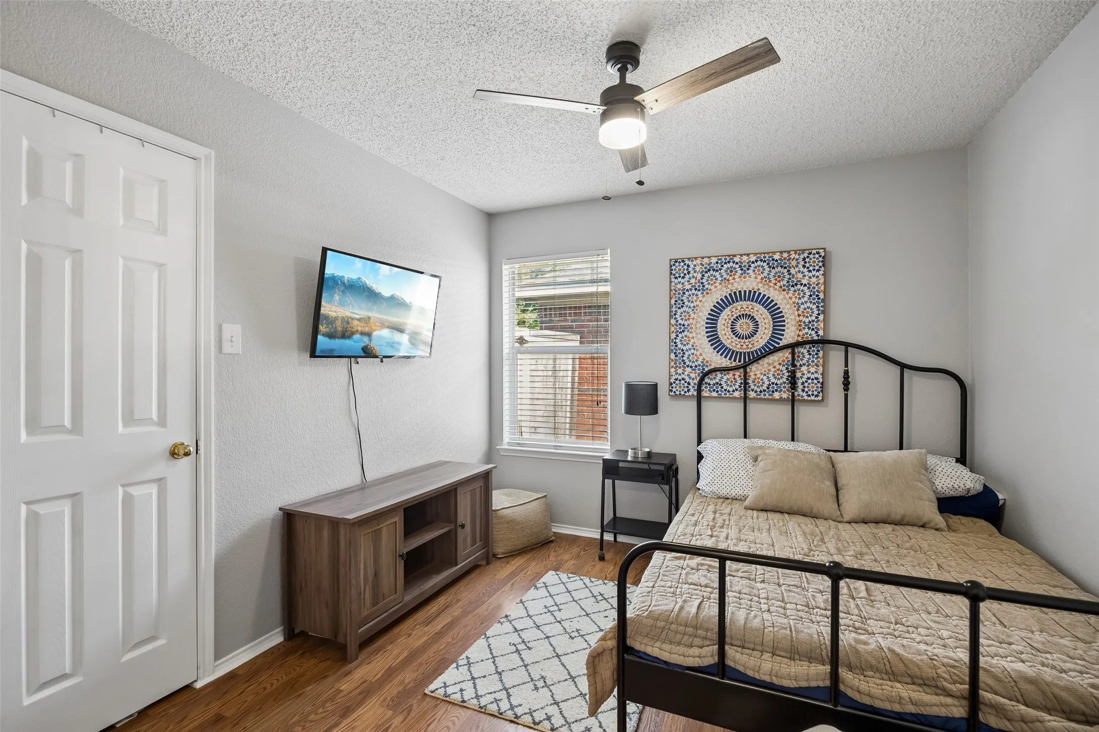 Single Family Residence For Sale in Tarrant County , 4645 Wheatland Drive, Fort Worth, Texas 76179, 3 Bedroom, 2 Bathroom, 2 Garage spaces, 1,560 Sqft, built in 2004, mls#21343287, Real Estate Agent in Fort Worth, Homes For Sale in Tarrant county, Homes For Sale in Fort Worth, Realtor in Fort Worth Texas, Real Estate Brokerage Independent Realty Texas, Luminita Cordes Realtor