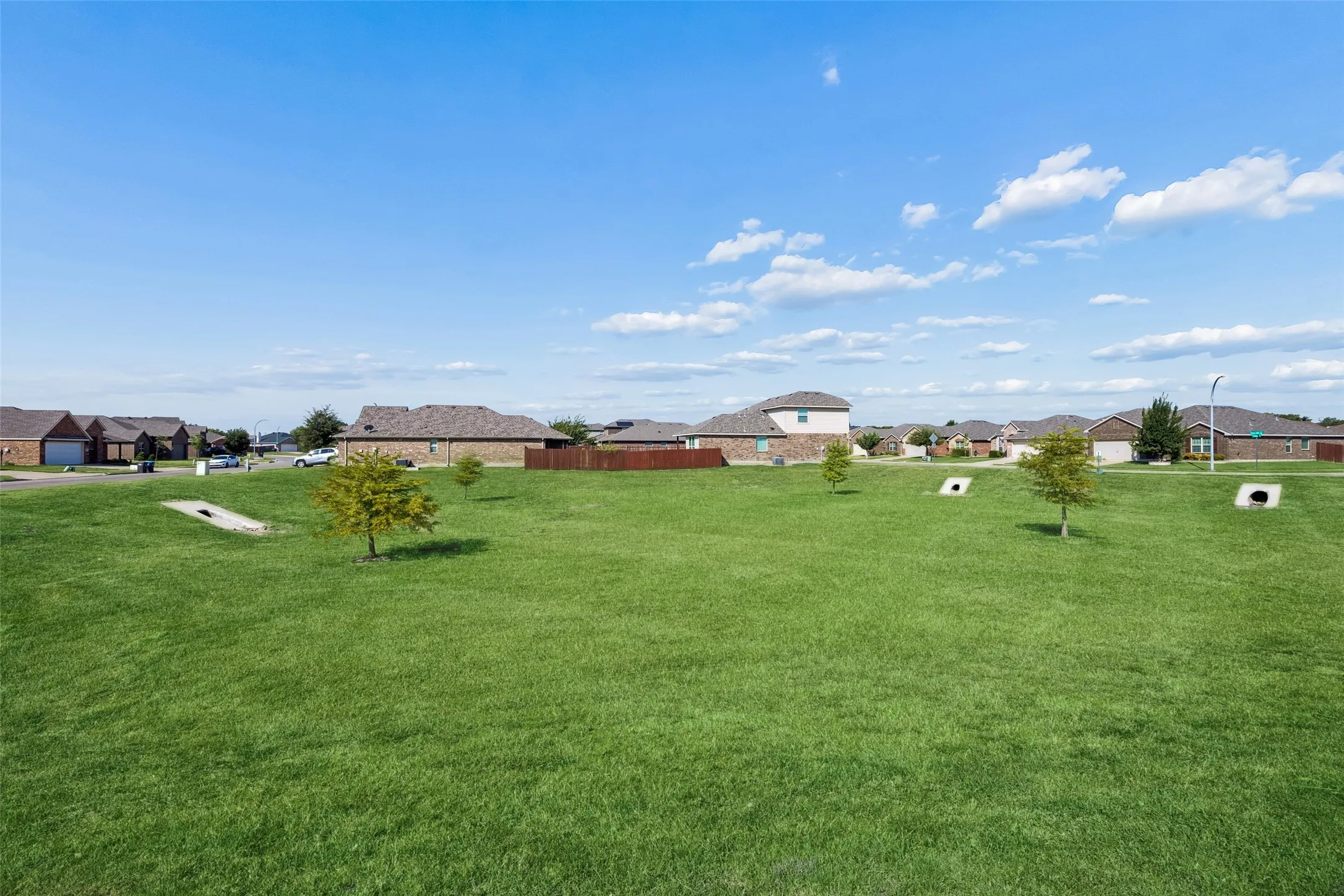 Single Family Residence For Sale in Tarrant County , 4645 Wheatland Drive, Fort Worth, Texas 76179, 3 Bedroom, 2 Bathroom, 2 Garage spaces, 1,560 Sqft, built in 2004, mls#21343287, Real Estate Agent in Fort Worth, Homes For Sale in Tarrant county, Homes For Sale in Fort Worth, Realtor in Fort Worth Texas, Real Estate Brokerage Independent Realty Texas, Luminita Cordes Realtor