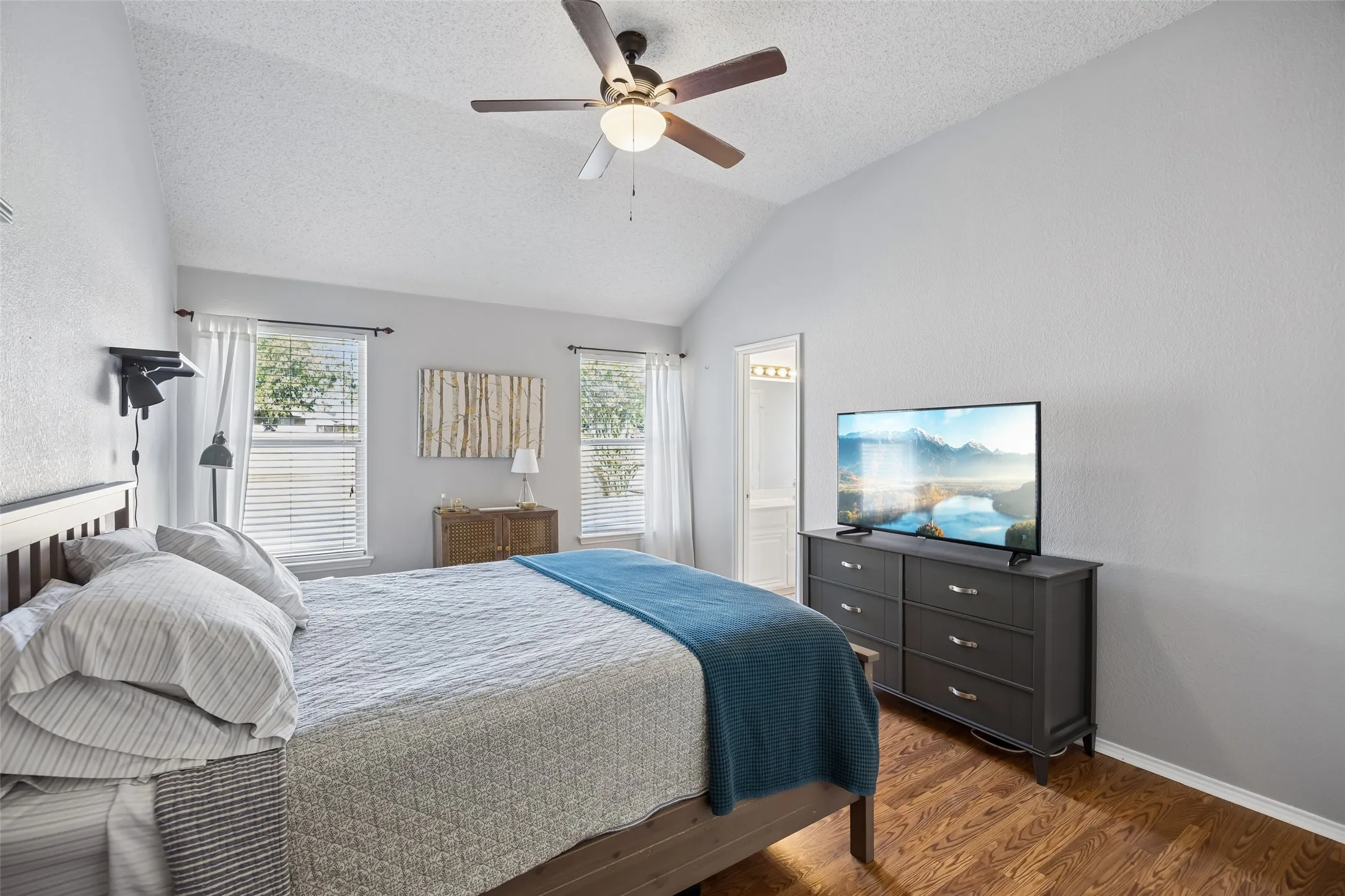 Single Family Residence For Sale in Tarrant County , 4645 Wheatland Drive, Fort Worth, Texas 76179, 3 Bedroom, 2 Bathroom, 2 Garage spaces, 1,560 Sqft, built in 2004, mls#21343287, Real Estate Agent in Fort Worth, Homes For Sale in Tarrant county, Homes For Sale in Fort Worth, Realtor in Fort Worth Texas, Real Estate Brokerage Independent Realty Texas, Luminita Cordes Realtor