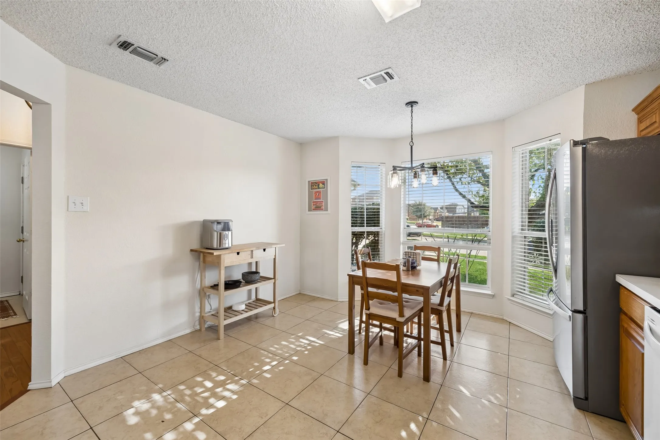 Single Family Residence For Sale in Tarrant County , 4645 Wheatland Drive, Fort Worth, Texas 76179, 3 Bedroom, 2 Bathroom, 2 Garage spaces, 1,560 Sqft, built in 2004, mls#21343287, Real Estate Agent in Fort Worth, Homes For Sale in Tarrant county, Homes For Sale in Fort Worth, Realtor in Fort Worth Texas, Real Estate Brokerage Independent Realty Texas, Luminita Cordes Realtor