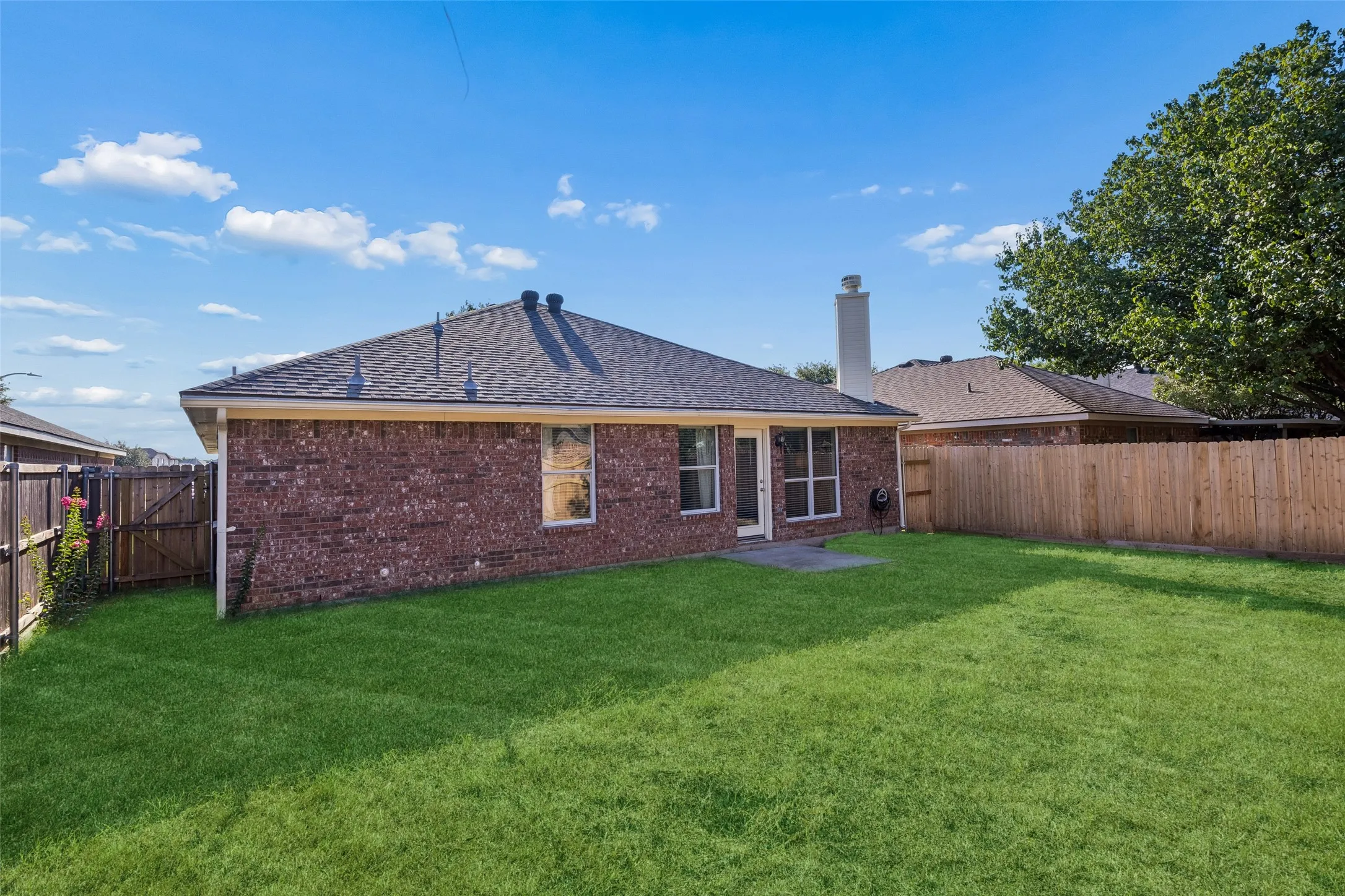 Single Family Residence For Sale in Tarrant County , 4645 Wheatland Drive, Fort Worth, Texas 76179, 3 Bedroom, 2 Bathroom, 2 Garage spaces, 1,560 Sqft, built in 2004, mls#21343287, Real Estate Agent in Fort Worth, Homes For Sale in Tarrant county, Homes For Sale in Fort Worth, Realtor in Fort Worth Texas, Real Estate Brokerage Independent Realty Texas, Luminita Cordes Realtor