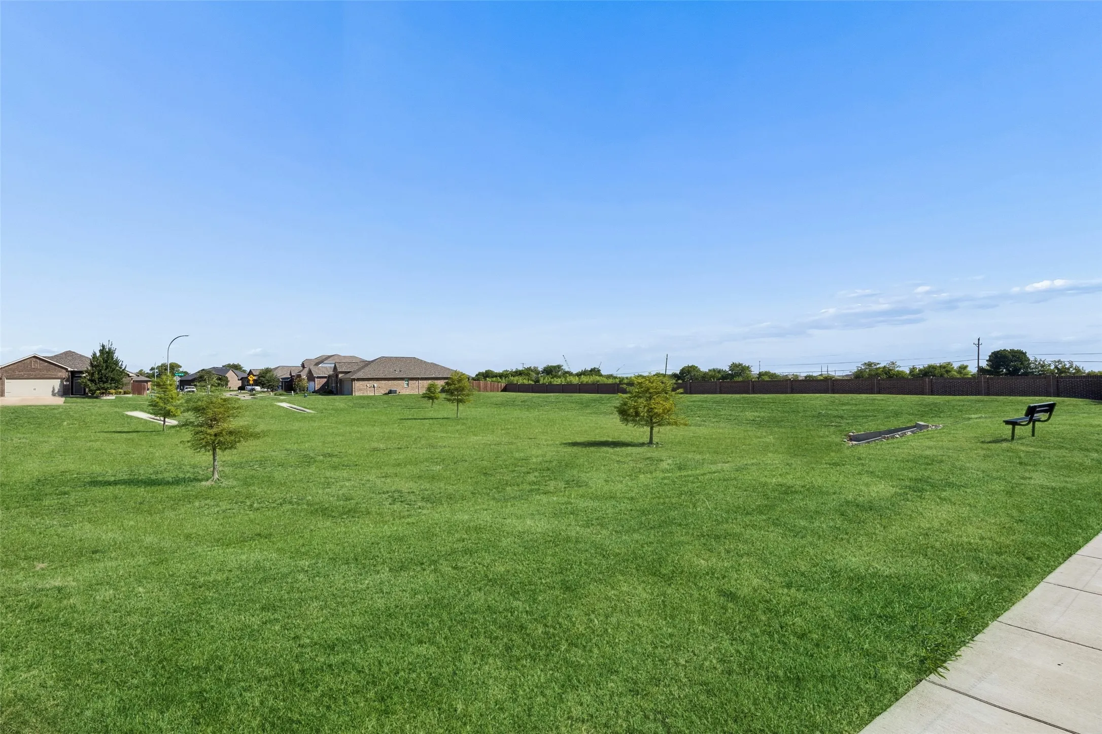 Single Family Residence For Sale in Tarrant County , 4645 Wheatland Drive, Fort Worth, Texas 76179, 3 Bedroom, 2 Bathroom, 2 Garage spaces, 1,560 Sqft, built in 2004, mls#21343287, Real Estate Agent in Fort Worth, Homes For Sale in Tarrant county, Homes For Sale in Fort Worth, Realtor in Fort Worth Texas, Real Estate Brokerage Independent Realty Texas, Luminita Cordes Realtor