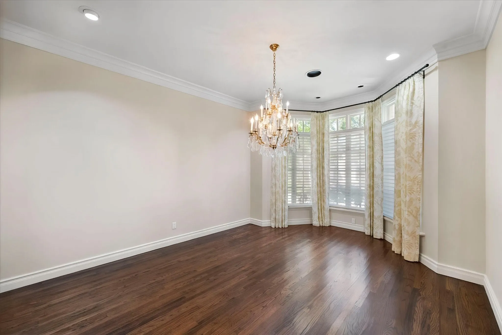 Formal dining