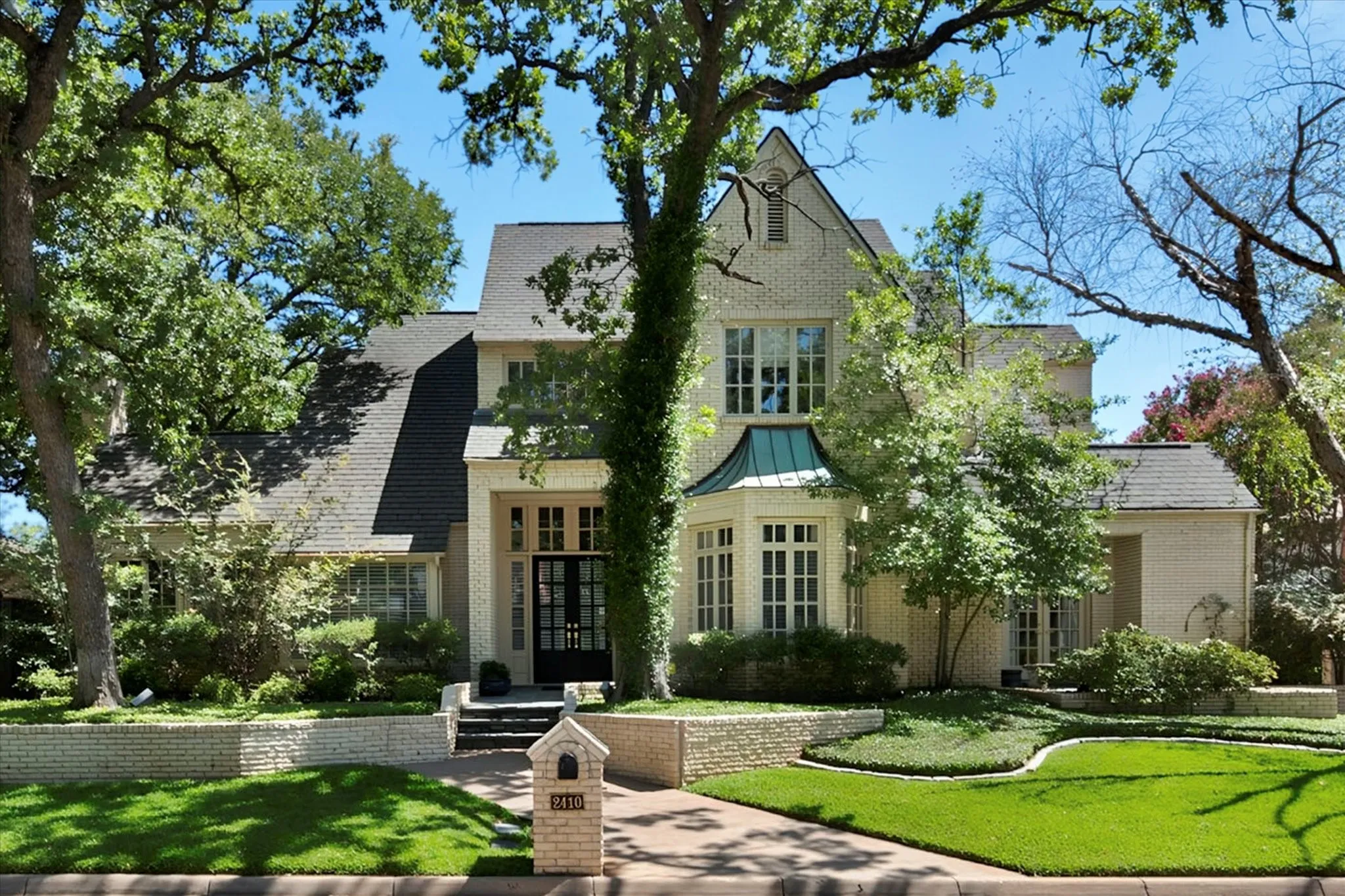 Gorgeous luxury home in highly sought neighborhood