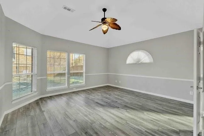 Single Family Residence For Sale in Dallas County , 9102 Hogan Drive, Rowlett, Texas 75089, 5 Bedroom, 4 Bathroom, 2 Garage spaces, 3,191 Sqft, built in 2003, mls#21333900, Real Estate Agent in Rowlett, Homes For Sale in Dallas county, Homes For Sale in Rowlett, Realtor in Rowlett Texas, Real Estate Brokerage Independent Realty Texas, Luminita Cordes Realtor