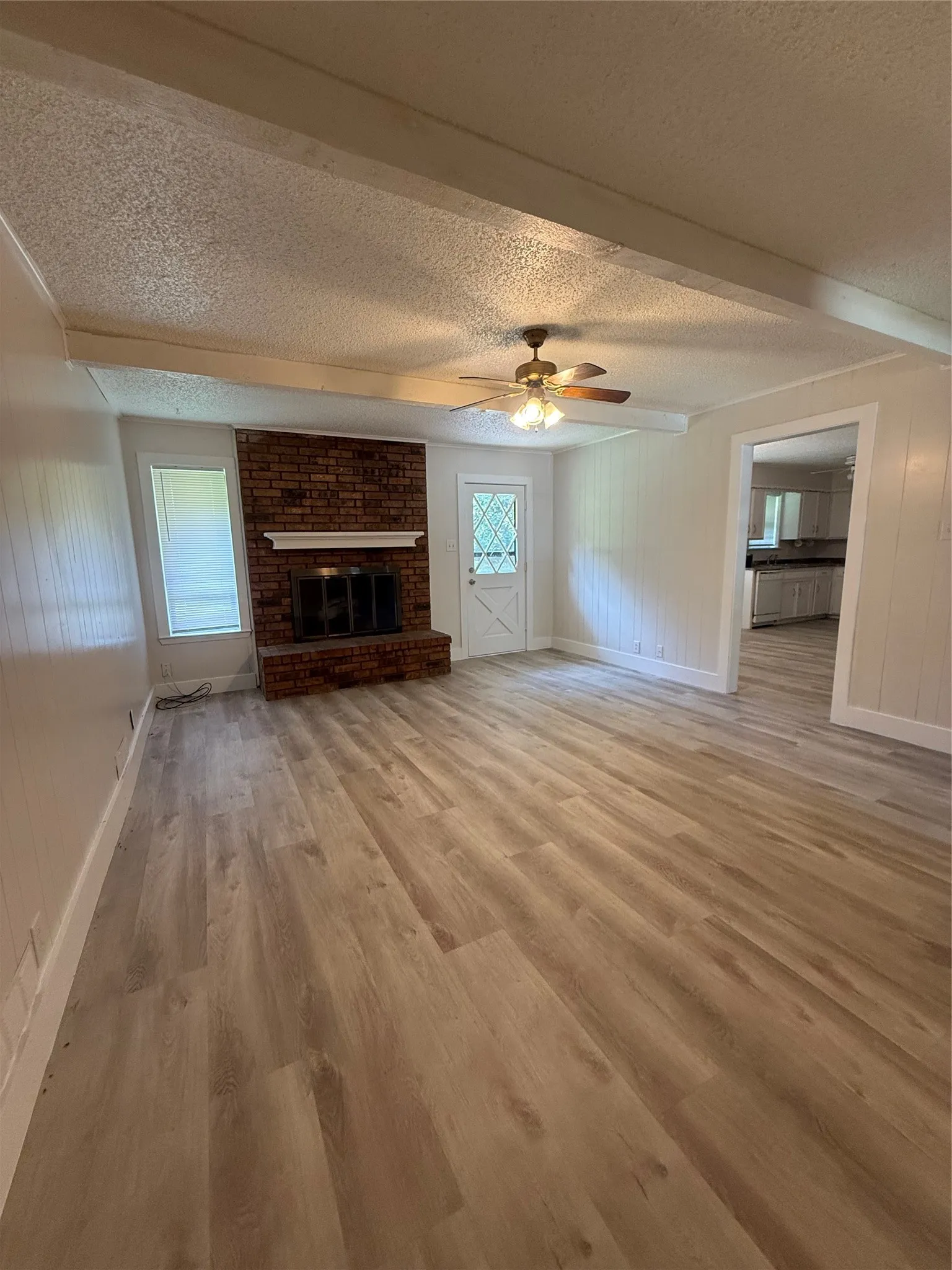 Single Family Residence For Rent in Grayson County , 2409 Caprice Avenue, Denison, Texas 75020, 3 Bedroom, 2 Bathroom, 2 Garage spaces, 1,404 Sqft, built in 1976, mls#21348722, Real Estate Agent in Denison, Homes For Rent in Grayson county, Homes For Rent in Denison, Realtor in Denison Texas, Real Estate Brokerage Independent Realty Texas, Luminita Cordes Realtor