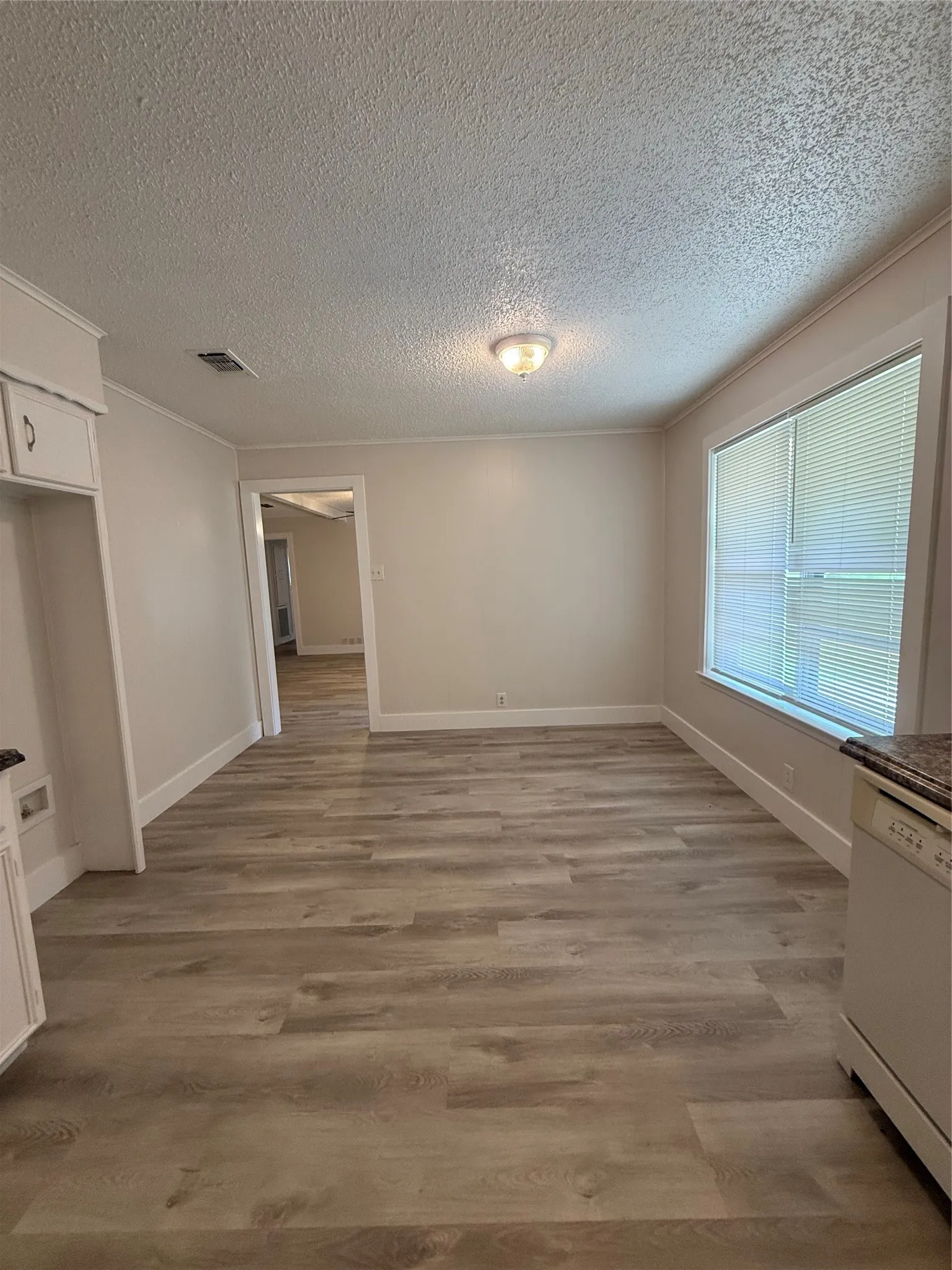 Single Family Residence For Rent in Grayson County , 2409 Caprice Avenue, Denison, Texas 75020, 3 Bedroom, 2 Bathroom, 2 Garage spaces, 1,404 Sqft, built in 1976, mls#21348722, Real Estate Agent in Denison, Homes For Rent in Grayson county, Homes For Rent in Denison, Realtor in Denison Texas, Real Estate Brokerage Independent Realty Texas, Luminita Cordes Realtor