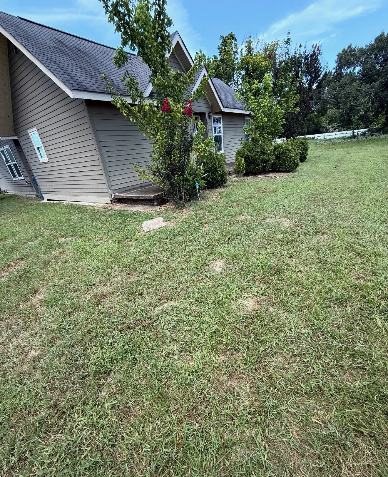 Single Family Residence For Sale in Leon County , 648 S Center Street, Buffalo, Texas 75831, 3 Bedroom, 3 Bathroom, Garage spaces, 2,096 Sqft, built in 2011, mls#21348635, Real Estate Agent in Buffalo, Homes For Sale in Leon county, Homes For Sale in Buffalo, Realtor in Buffalo Texas, Real Estate Brokerage Independent Realty Texas, Luminita Cordes Realtor