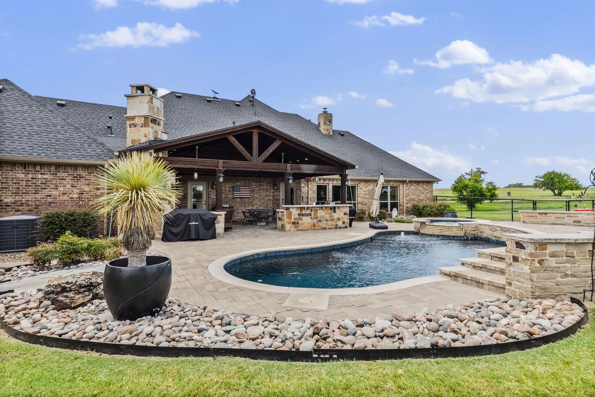 Single Family Residence For Sale in Collin County , 17155 County Road 605, Farmersville, Texas 75442, 4 Bedroom, 4 Bathroom, 3 Garage spaces, 3,084 Sqft, built in 2008, mls#21348149, Real Estate Agent in Farmersville, Homes For Sale in Collin county, Homes For Sale in Farmersville, Realtor in Farmersville Texas, Real Estate Brokerage Independent Realty Texas, Luminita Cordes Realtor