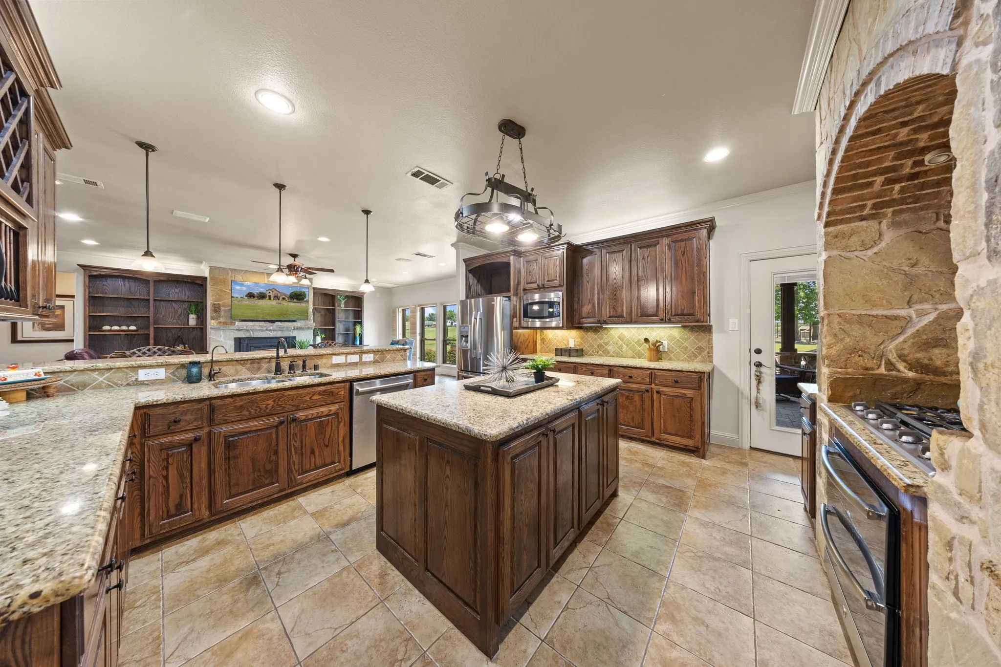 Single Family Residence For Sale in Collin County , 17155 County Road 605, Farmersville, Texas 75442, 4 Bedroom, 4 Bathroom, 3 Garage spaces, 3,084 Sqft, built in 2008, mls#21348149, Real Estate Agent in Farmersville, Homes For Sale in Collin county, Homes For Sale in Farmersville, Realtor in Farmersville Texas, Real Estate Brokerage Independent Realty Texas, Luminita Cordes Realtor