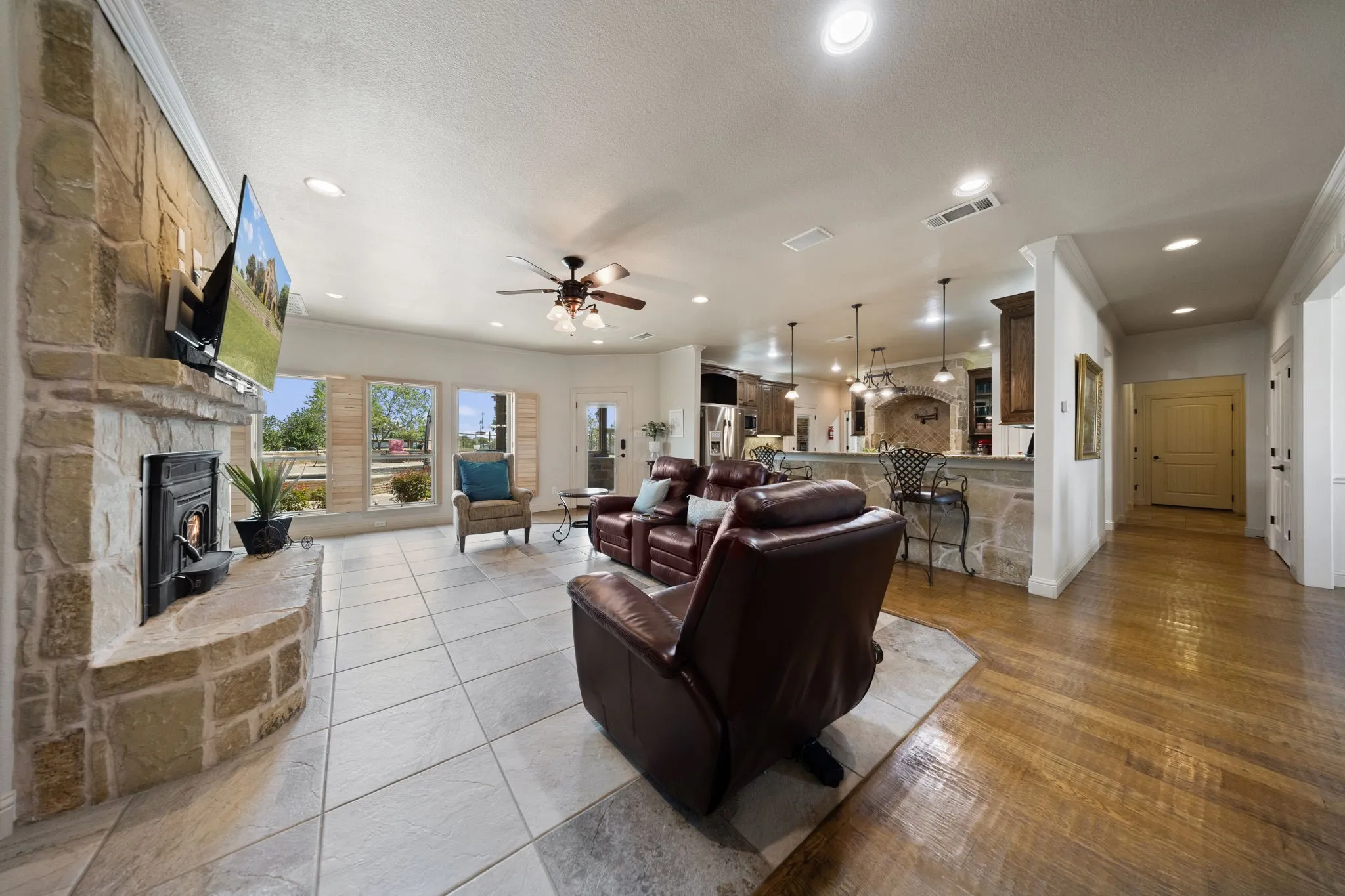 Single Family Residence For Sale in Collin County , 17155 County Road 605, Farmersville, Texas 75442, 4 Bedroom, 4 Bathroom, 3 Garage spaces, 3,084 Sqft, built in 2008, mls#21348149, Real Estate Agent in Farmersville, Homes For Sale in Collin county, Homes For Sale in Farmersville, Realtor in Farmersville Texas, Real Estate Brokerage Independent Realty Texas, Luminita Cordes Realtor