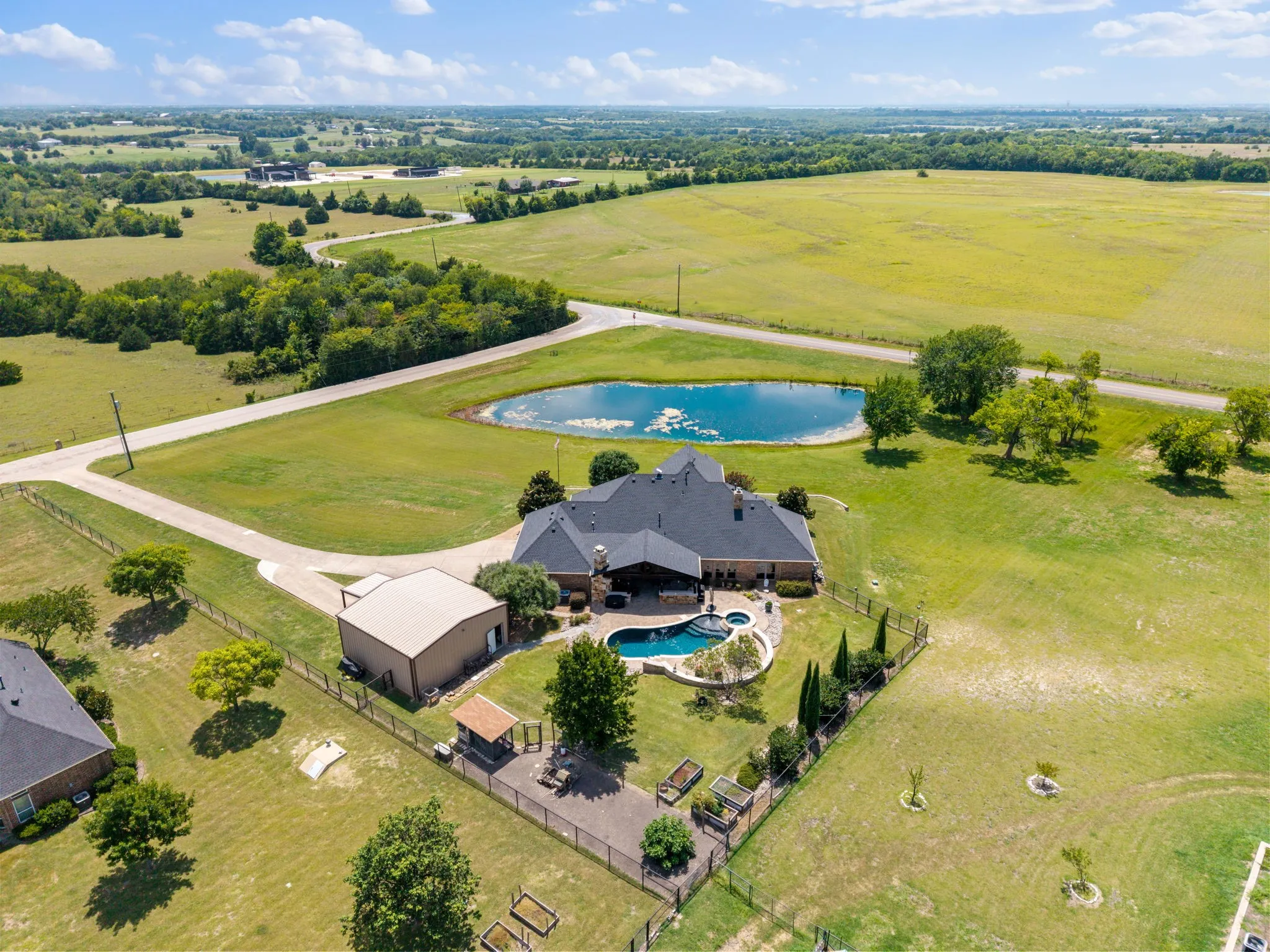 Single Family Residence For Sale in Collin County , 17155 County Road 605, Farmersville, Texas 75442, 4 Bedroom, 4 Bathroom, 3 Garage spaces, 3,084 Sqft, built in 2008, mls#21348149, Real Estate Agent in Farmersville, Homes For Sale in Collin county, Homes For Sale in Farmersville, Realtor in Farmersville Texas, Real Estate Brokerage Independent Realty Texas, Luminita Cordes Realtor