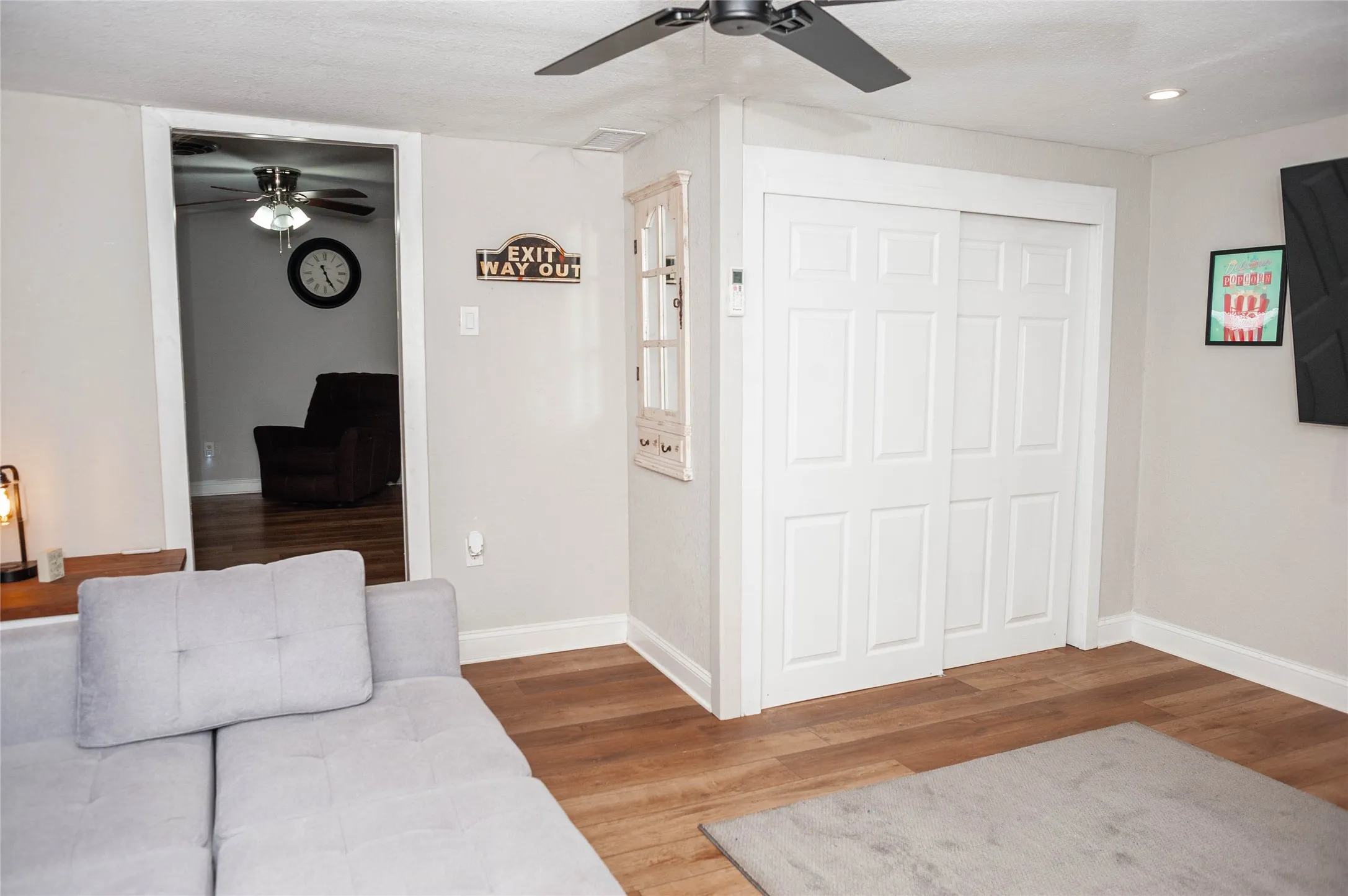 Single Family Residence For Sale in Ellis County , 212 Penn Street, Waxahachie, Texas 75165, 2 Bedroom, 1 Bathroom, Garage spaces, 1,332 Sqft, built in 1947, mls#21348725, Real Estate Agent in Waxahachie, Homes For Sale in Ellis county, Homes For Sale in Waxahachie, Realtor in Waxahachie Texas, Real Estate Brokerage Independent Realty Texas, Luminita Cordes Realtor
