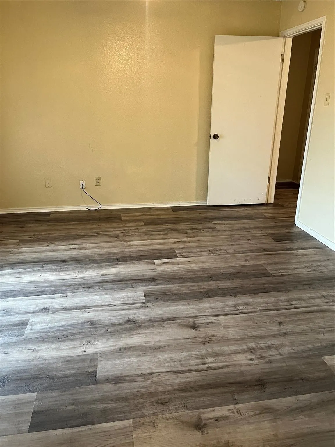 Single Family Residence For Rent in Tarrant County , 7464 Queensbury Circle, Fort Worth, Texas 76133, 2 Bedroom, 2 Bathroom, 2 Garage spaces, 1,106 Sqft, built in 1982, mls#21333354, Real Estate Agent in Fort Worth, Homes For Rent in Tarrant county, Homes For Rent in Fort Worth, Realtor in Fort Worth Texas, Real Estate Brokerage Independent Realty Texas, Luminita Cordes Realtor
