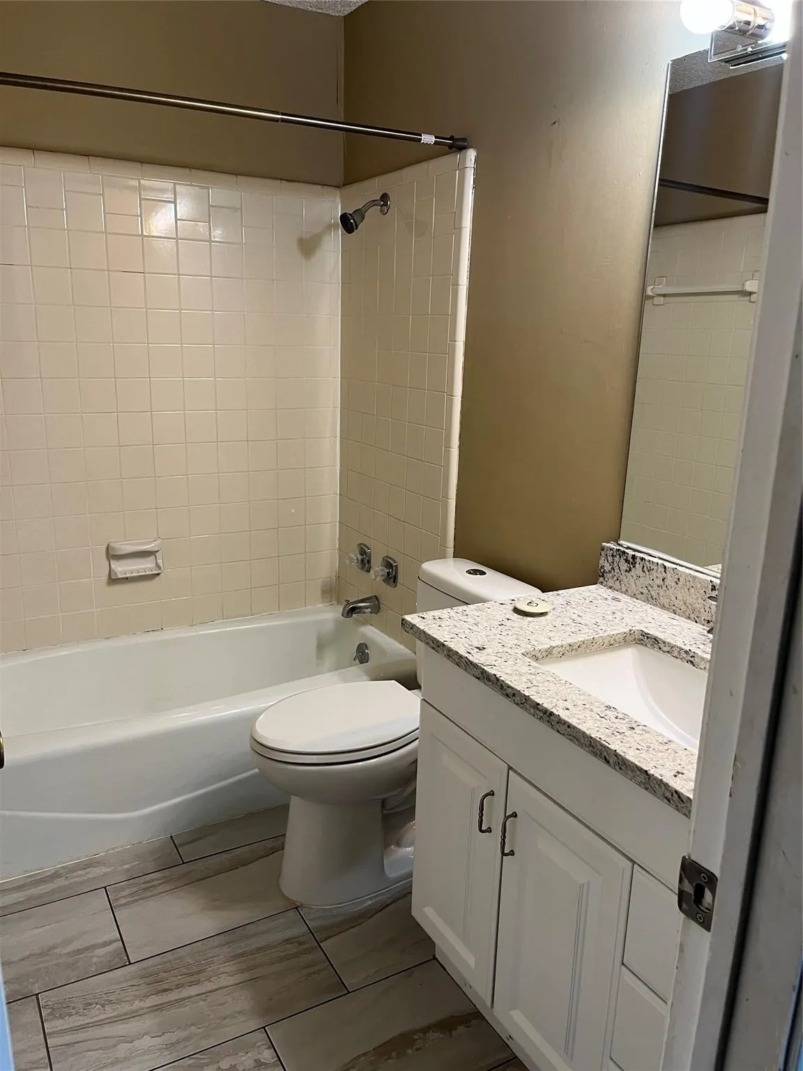 Single Family Residence For Rent in Tarrant County , 7464 Queensbury Circle, Fort Worth, Texas 76133, 2 Bedroom, 2 Bathroom, 2 Garage spaces, 1,106 Sqft, built in 1982, mls#21333354, Real Estate Agent in Fort Worth, Homes For Rent in Tarrant county, Homes For Rent in Fort Worth, Realtor in Fort Worth Texas, Real Estate Brokerage Independent Realty Texas, Luminita Cordes Realtor