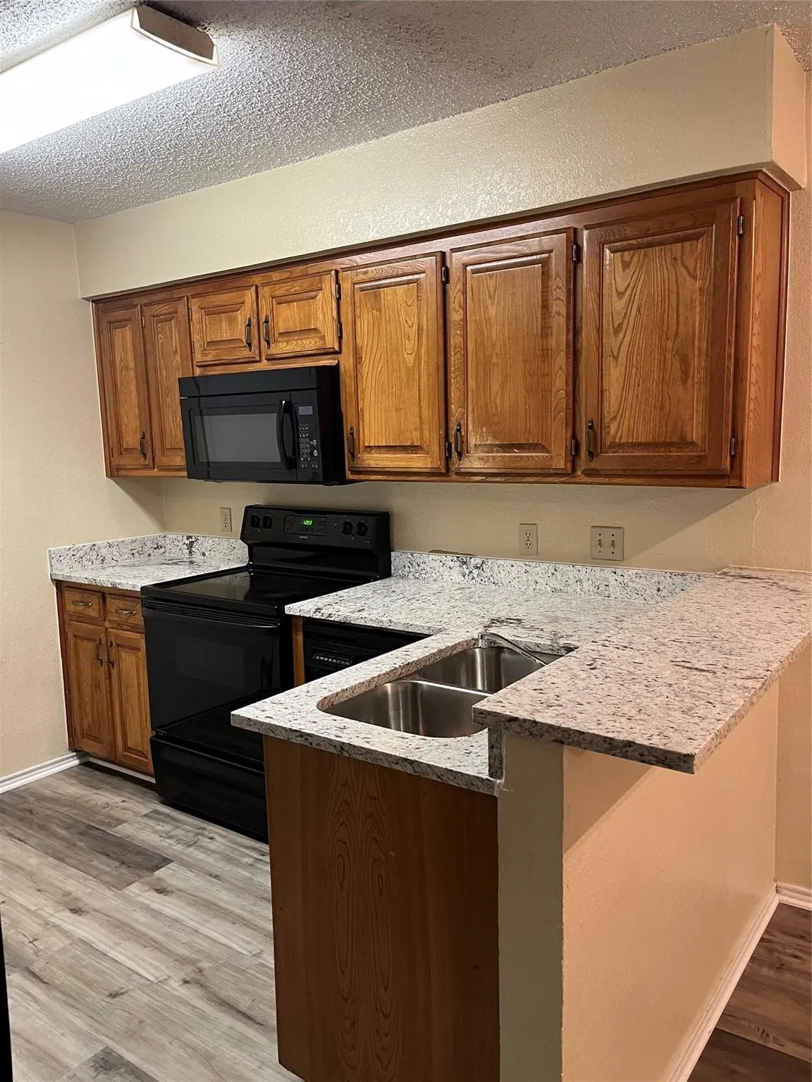 Single Family Residence For Rent in Tarrant County , 7464 Queensbury Circle, Fort Worth, Texas 76133, 2 Bedroom, 2 Bathroom, 2 Garage spaces, 1,106 Sqft, built in 1982, mls#21333354, Real Estate Agent in Fort Worth, Homes For Rent in Tarrant county, Homes For Rent in Fort Worth, Realtor in Fort Worth Texas, Real Estate Brokerage Independent Realty Texas, Luminita Cordes Realtor