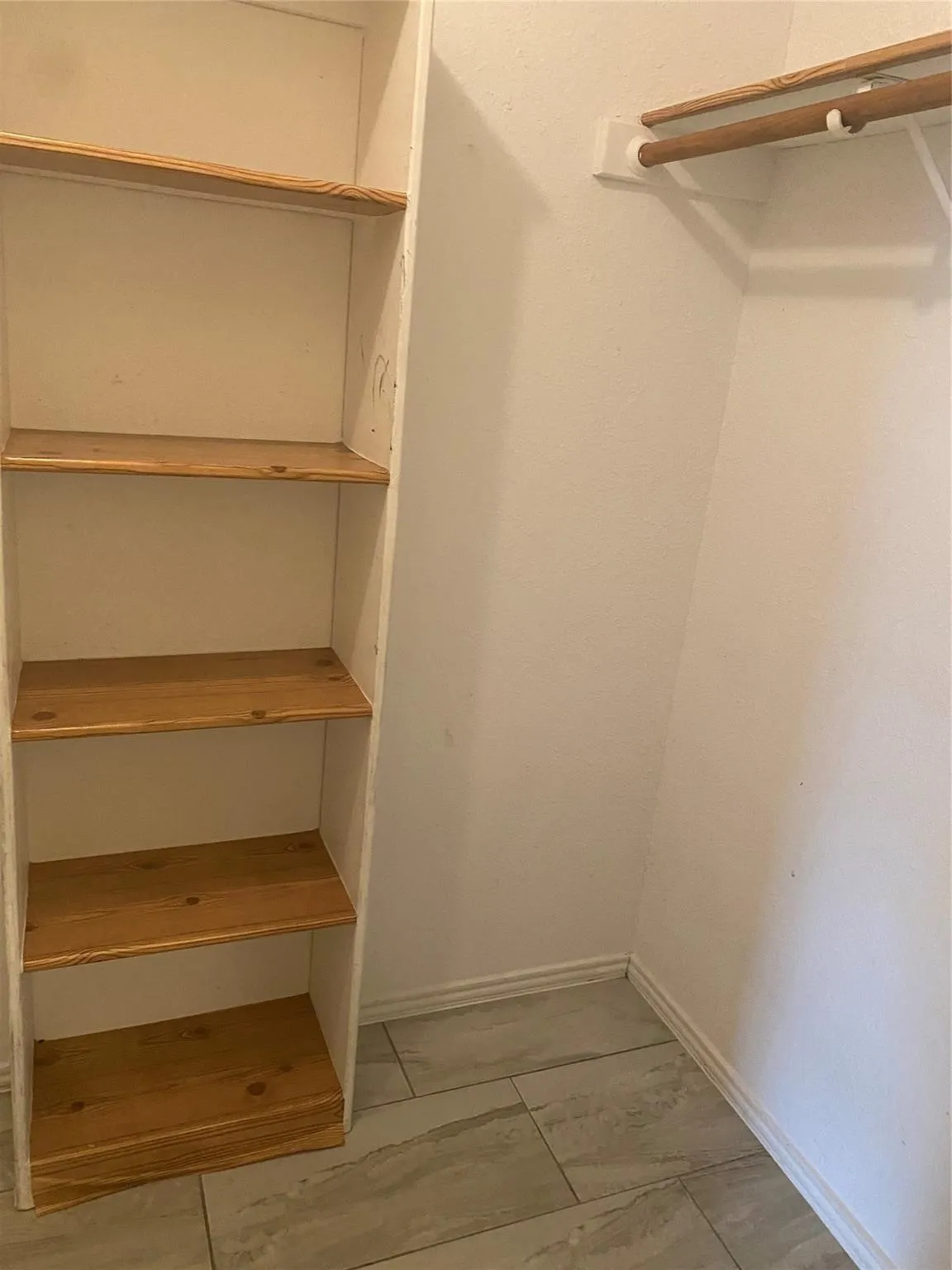 Single Family Residence For Rent in Tarrant County , 7464 Queensbury Circle, Fort Worth, Texas 76133, 2 Bedroom, 2 Bathroom, 2 Garage spaces, 1,106 Sqft, built in 1982, mls#21333354, Real Estate Agent in Fort Worth, Homes For Rent in Tarrant county, Homes For Rent in Fort Worth, Realtor in Fort Worth Texas, Real Estate Brokerage Independent Realty Texas, Luminita Cordes Realtor