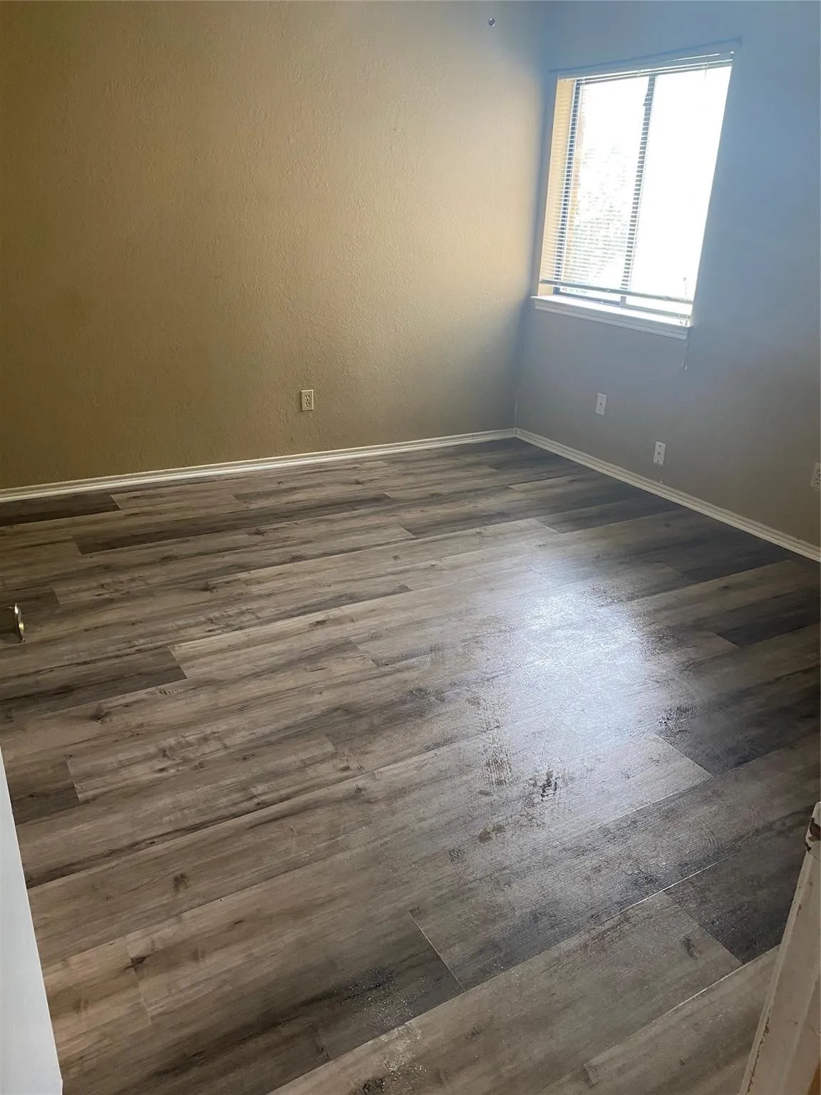 Single Family Residence For Rent in Tarrant County , 7464 Queensbury Circle, Fort Worth, Texas 76133, 2 Bedroom, 2 Bathroom, 2 Garage spaces, 1,106 Sqft, built in 1982, mls#21333354, Real Estate Agent in Fort Worth, Homes For Rent in Tarrant county, Homes For Rent in Fort Worth, Realtor in Fort Worth Texas, Real Estate Brokerage Independent Realty Texas, Luminita Cordes Realtor