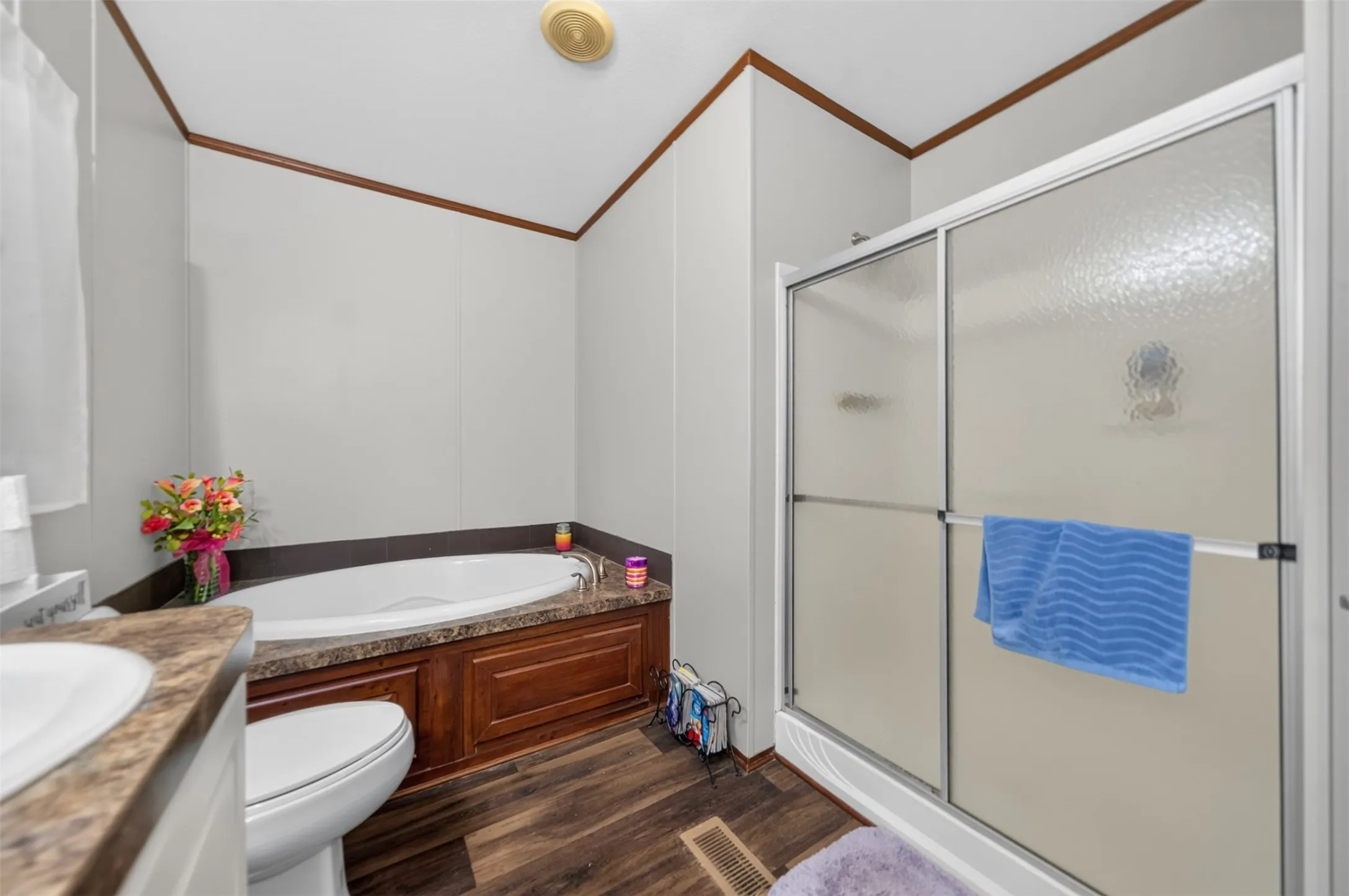 Manufactured Home For Sale in Anderson County , 173 An County Road 2234, Palestine, Texas 75803, 3 Bedroom, 2 Bathroom, Garage spaces, 1,334 Sqft, built in 2012, mls#21347393, Real Estate Agent in Palestine, Homes For Sale in Anderson county, Homes For Sale in Palestine, Realtor in Palestine Texas, Real Estate Brokerage Independent Realty Texas, Luminita Cordes Realtor