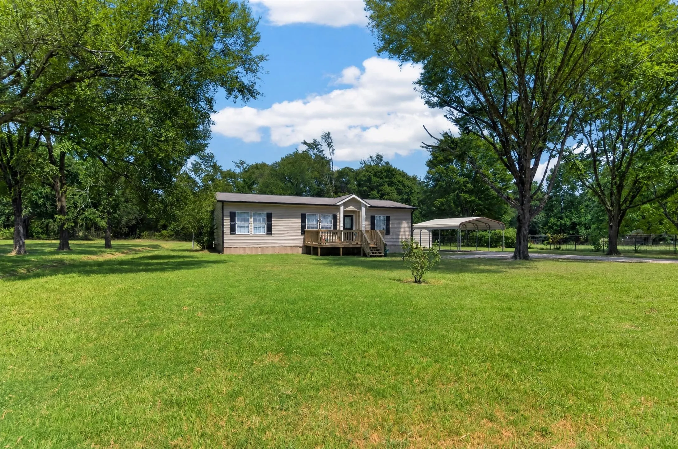 Manufactured Home For Sale in Anderson County , 173 An County Road 2234, Palestine, Texas 75803, 3 Bedroom, 2 Bathroom, Garage spaces, 1,334 Sqft, built in 2012, mls#21347393, Real Estate Agent in Palestine, Homes For Sale in Anderson county, Homes For Sale in Palestine, Realtor in Palestine Texas, Real Estate Brokerage Independent Realty Texas, Luminita Cordes Realtor