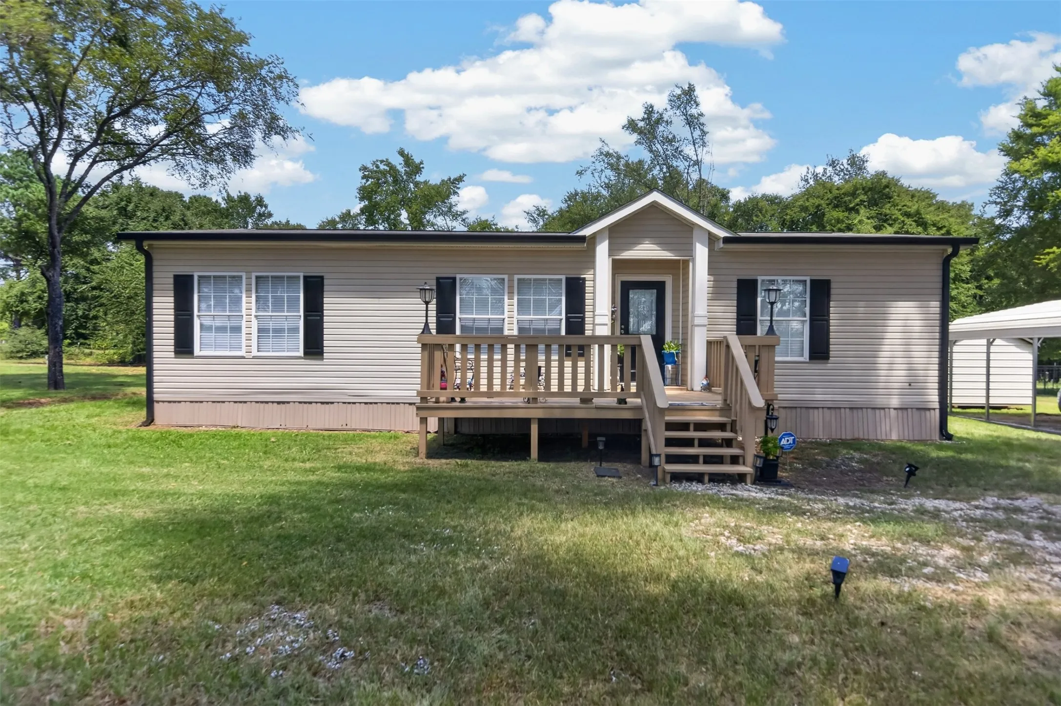 Manufactured Home For Sale in Anderson County , 173 An County Road 2234, Palestine, Texas 75803, 3 Bedroom, 2 Bathroom, Garage spaces, 1,334 Sqft, built in 2012, mls#21347393, Real Estate Agent in Palestine, Homes For Sale in Anderson county, Homes For Sale in Palestine, Realtor in Palestine Texas, Real Estate Brokerage Independent Realty Texas, Luminita Cordes Realtor